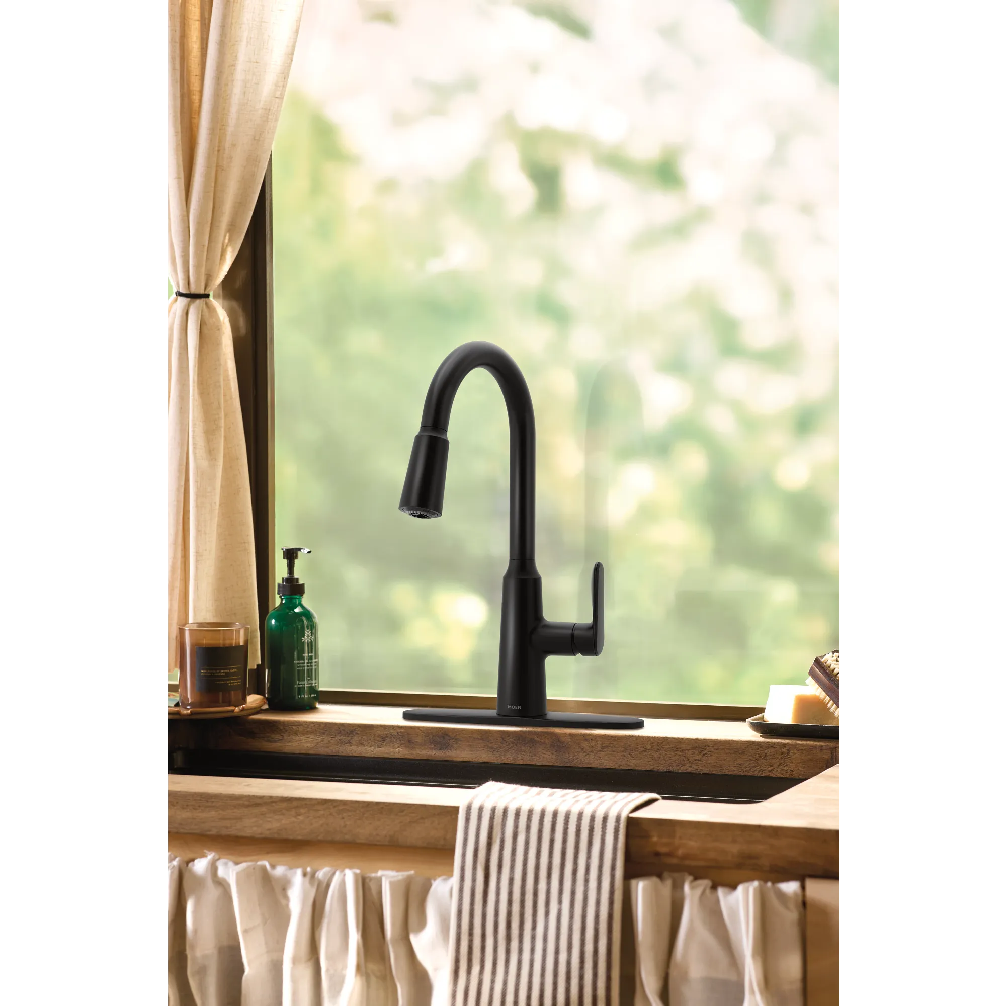Edwyn Matte black one-handle high arc pulldown kitchen faucet - Image 5