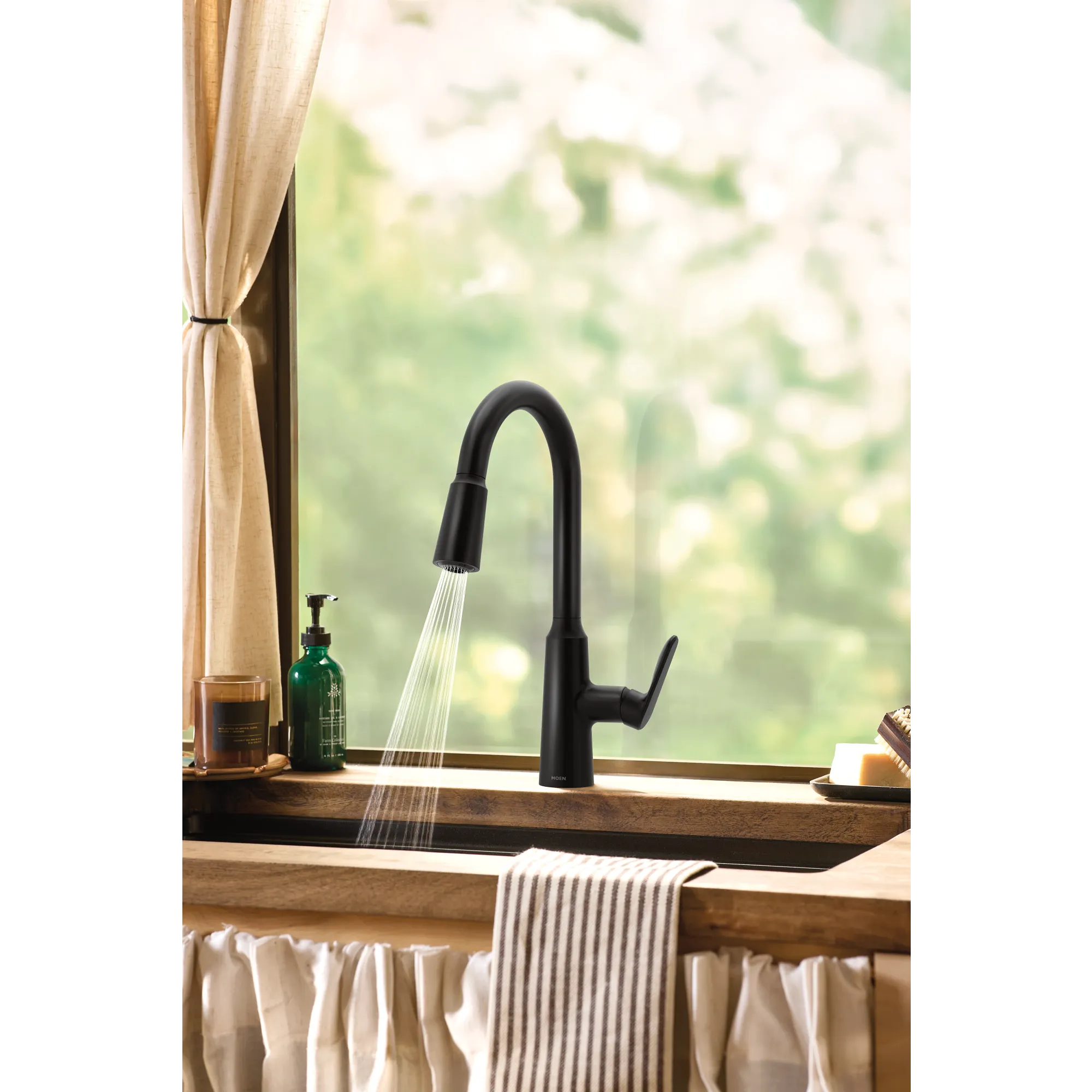 Edwyn Matte black one-handle high arc pulldown kitchen faucet - Image 6