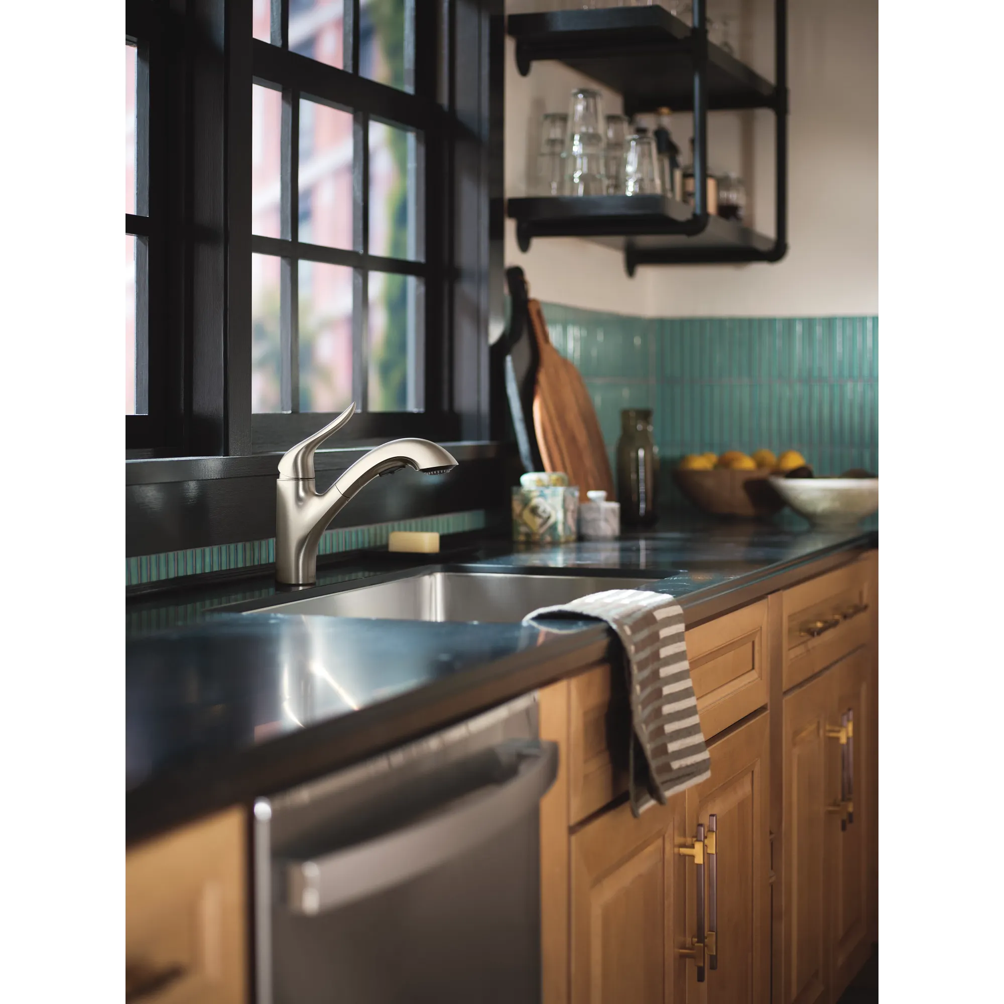 Koa One-Handle Pullout Kitchen Faucet - Image 20