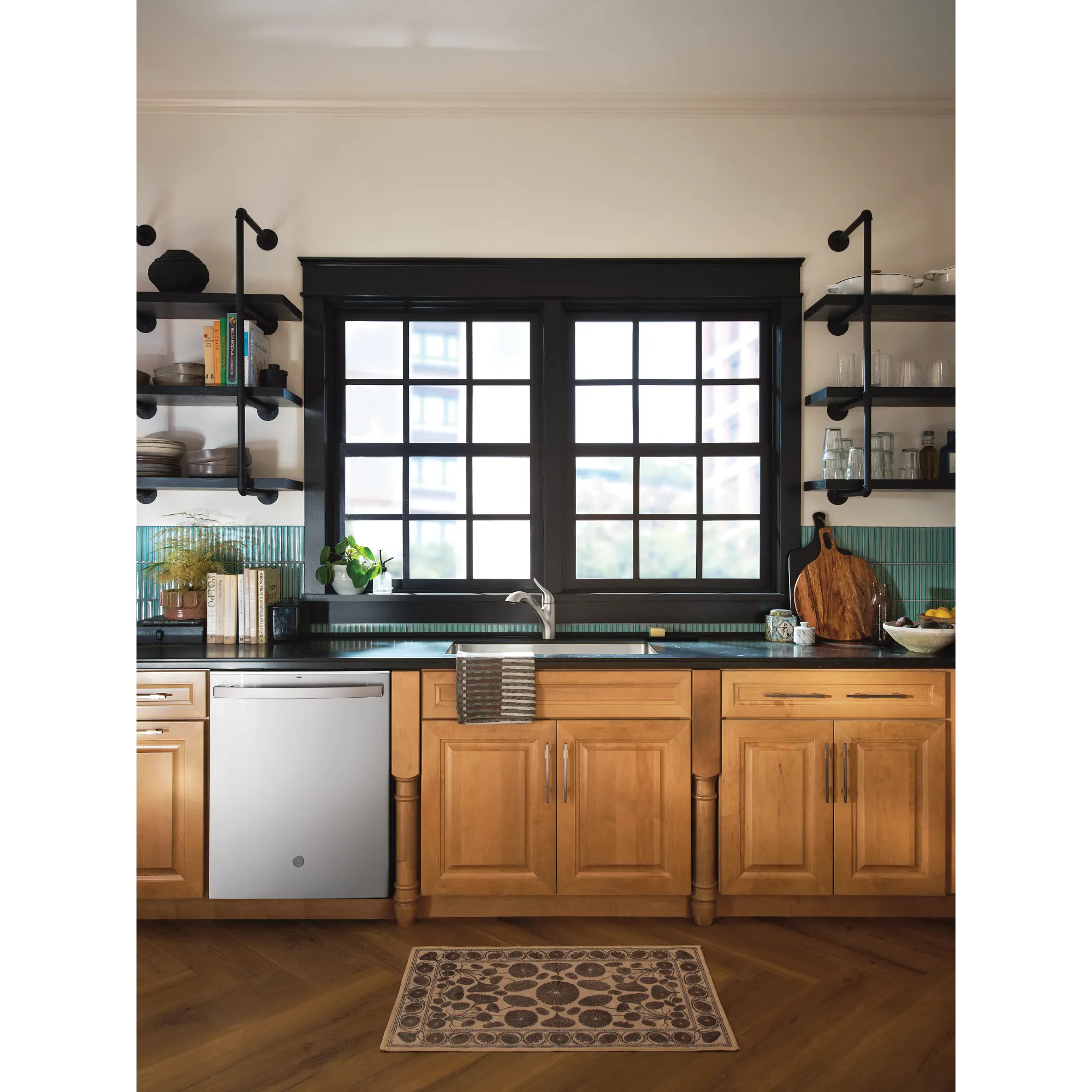 Koa One-Handle Pullout Kitchen Faucet - Image 21