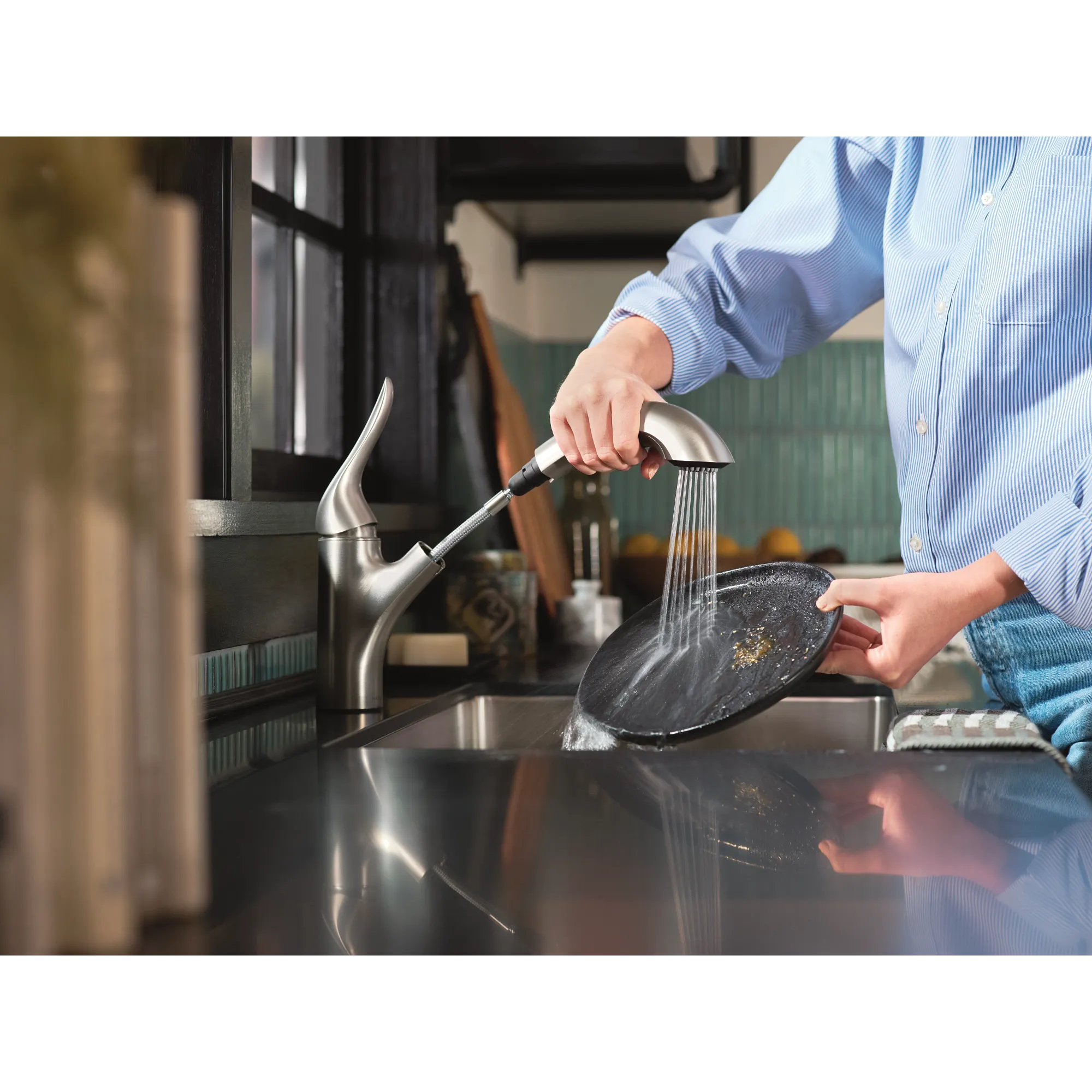 Koa One-Handle Pullout Kitchen Faucet - Image 24