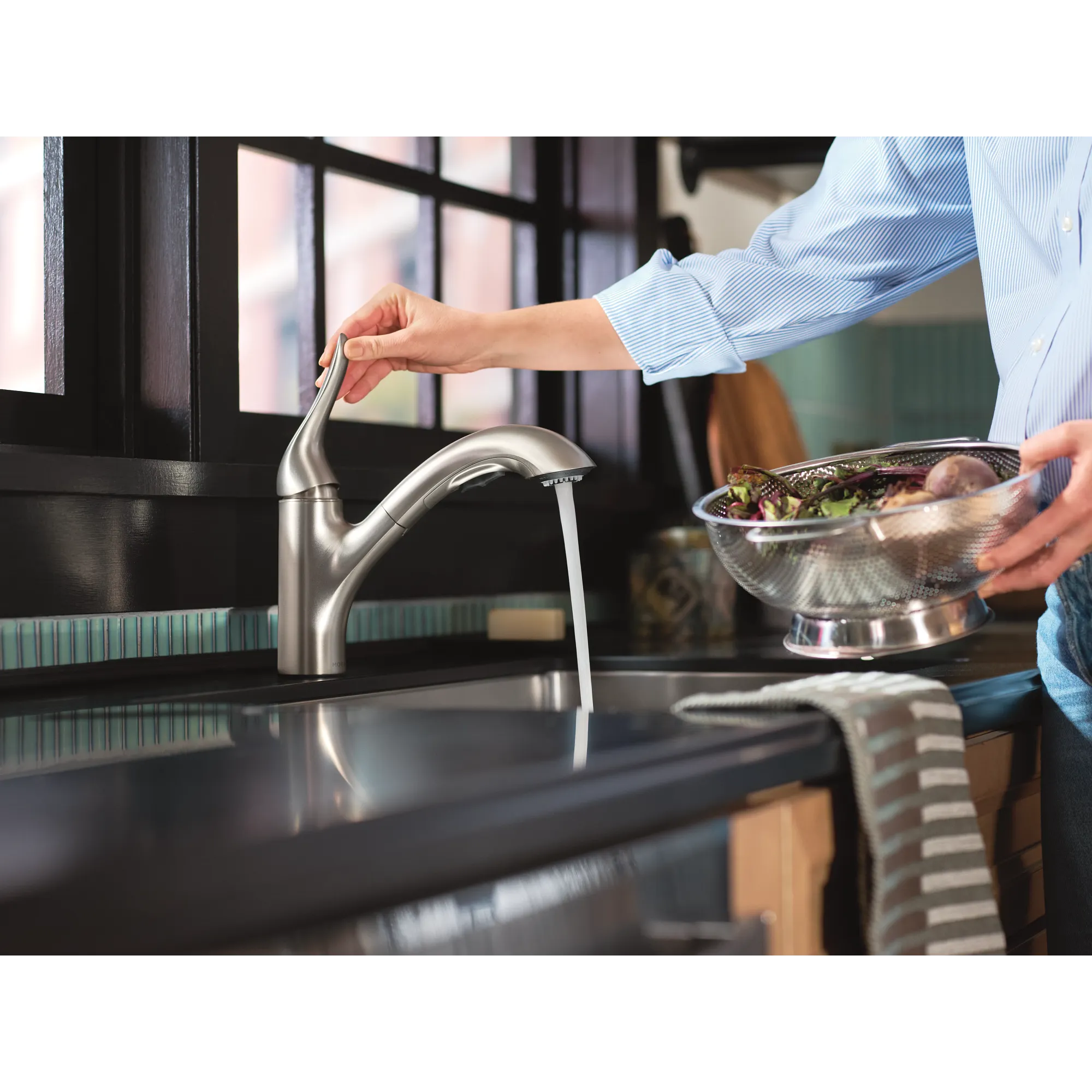 Koa One-Handle Pullout Kitchen Faucet - Image 26