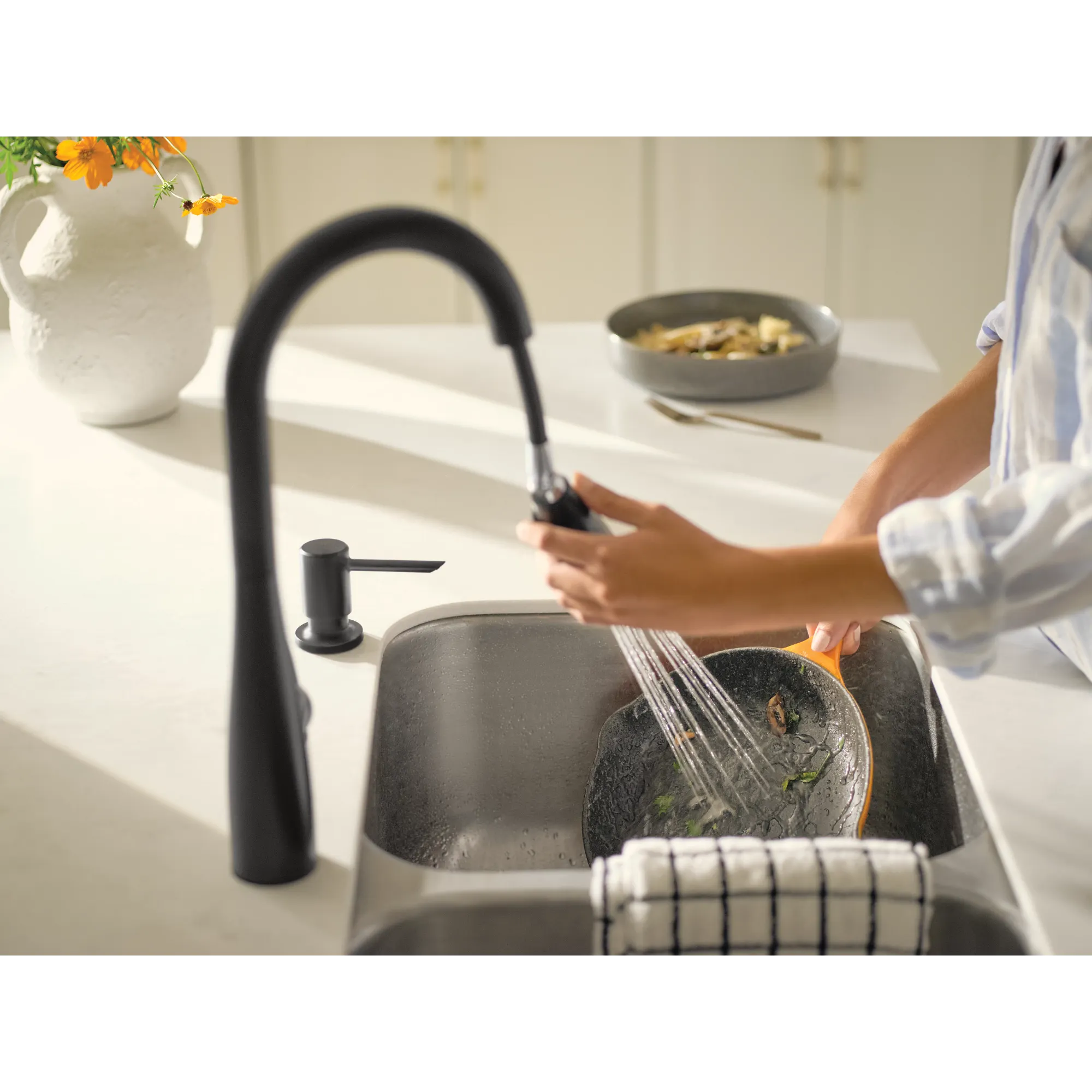 Reyes One-Handle High Arc Pulldown Kitchen Faucet - Image 18