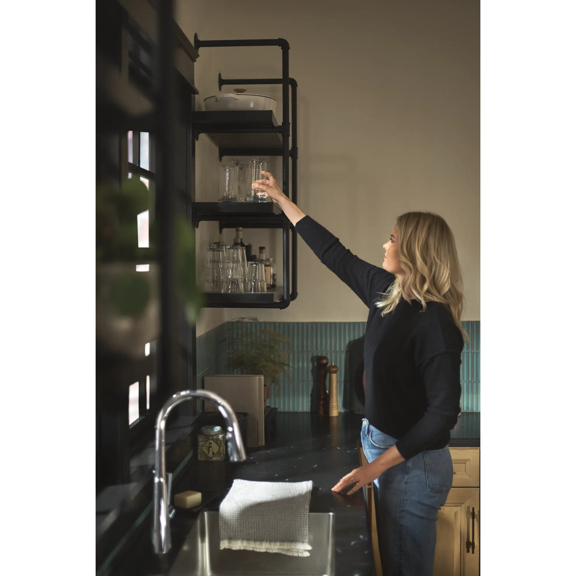 KURV Smart Pulldown Touchless Kitchen Faucet - Image 8