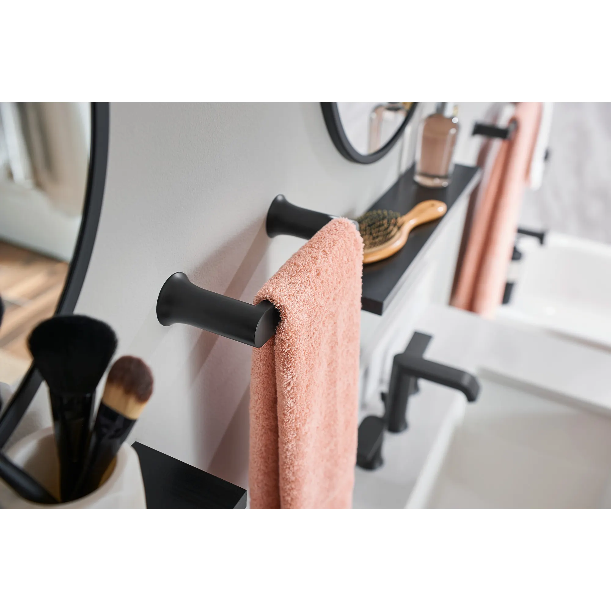 Genta LX Chrome Hand Towel Bar - Image 14