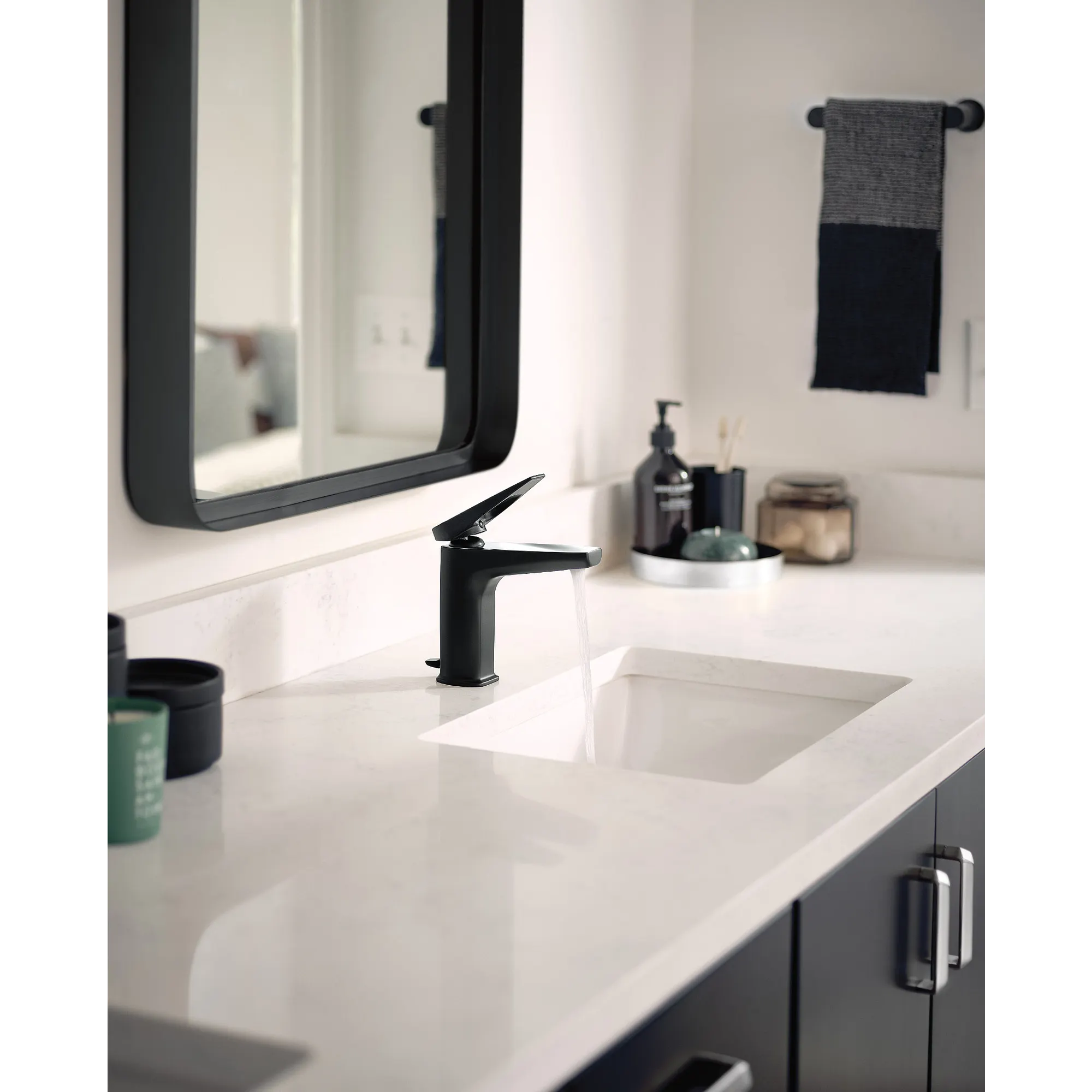 Genta LX Chrome Hand Towel Bar - Image 18