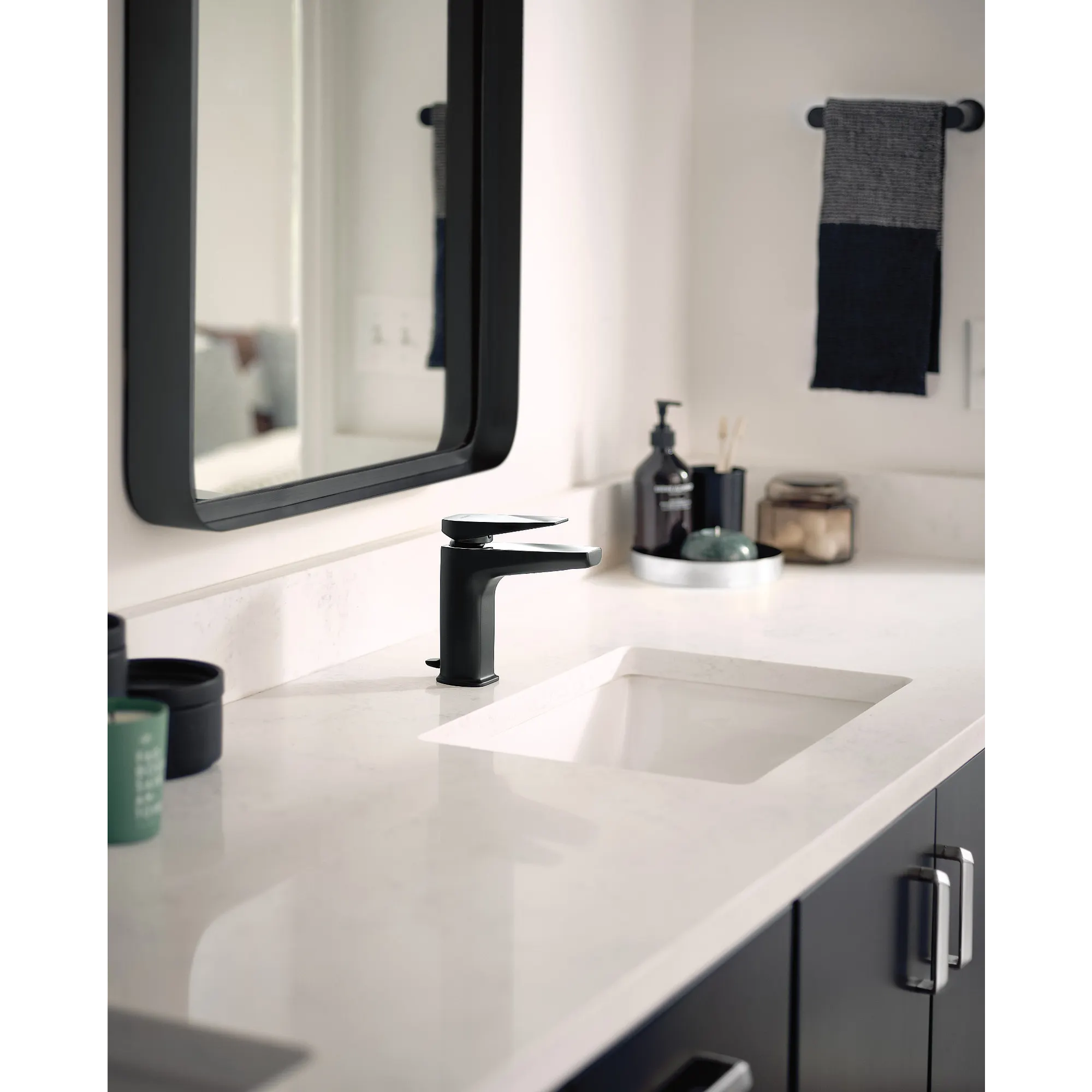 Genta LX Chrome Hand Towel Bar - Image 20