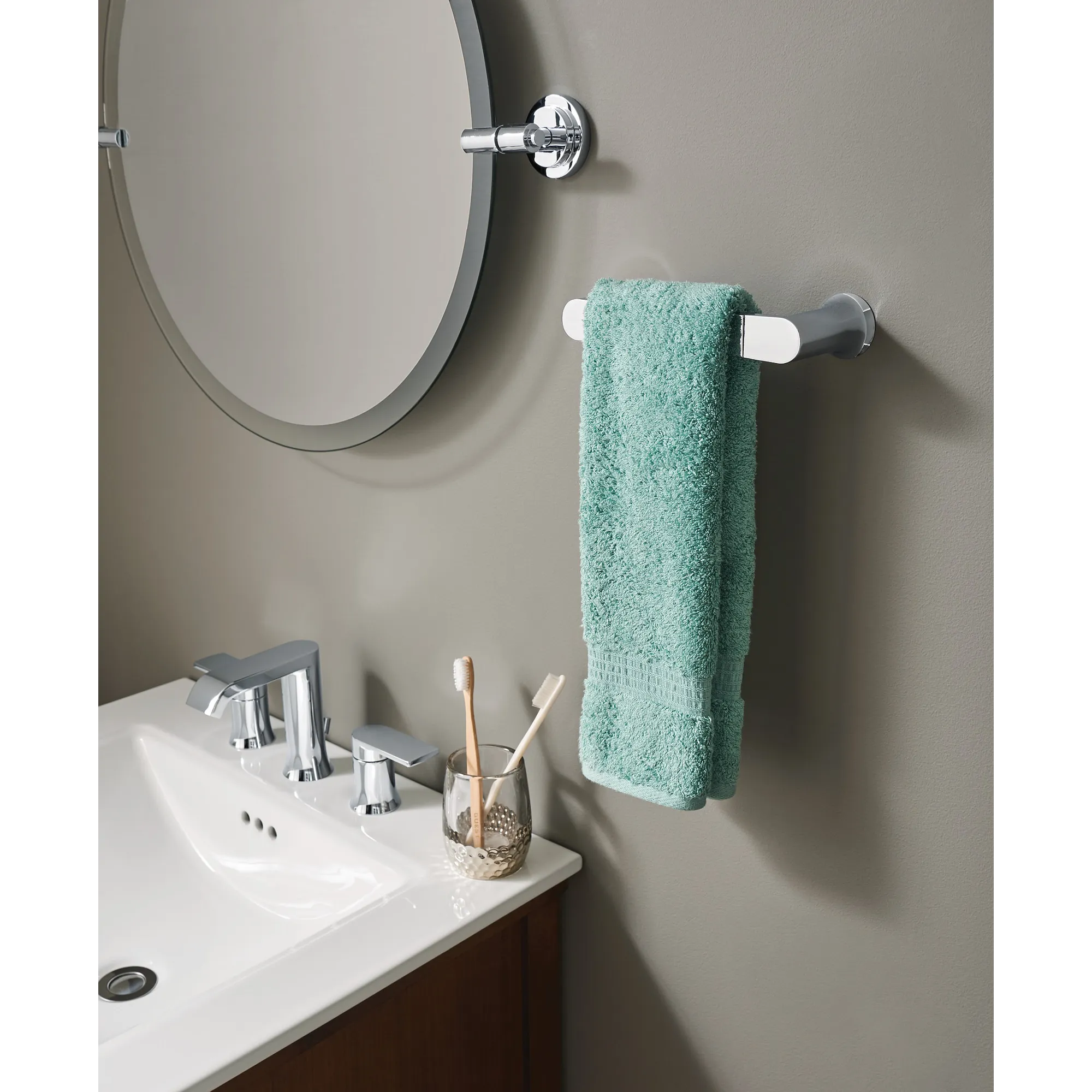 Genta LX Chrome Hand Towel Bar - Image 5