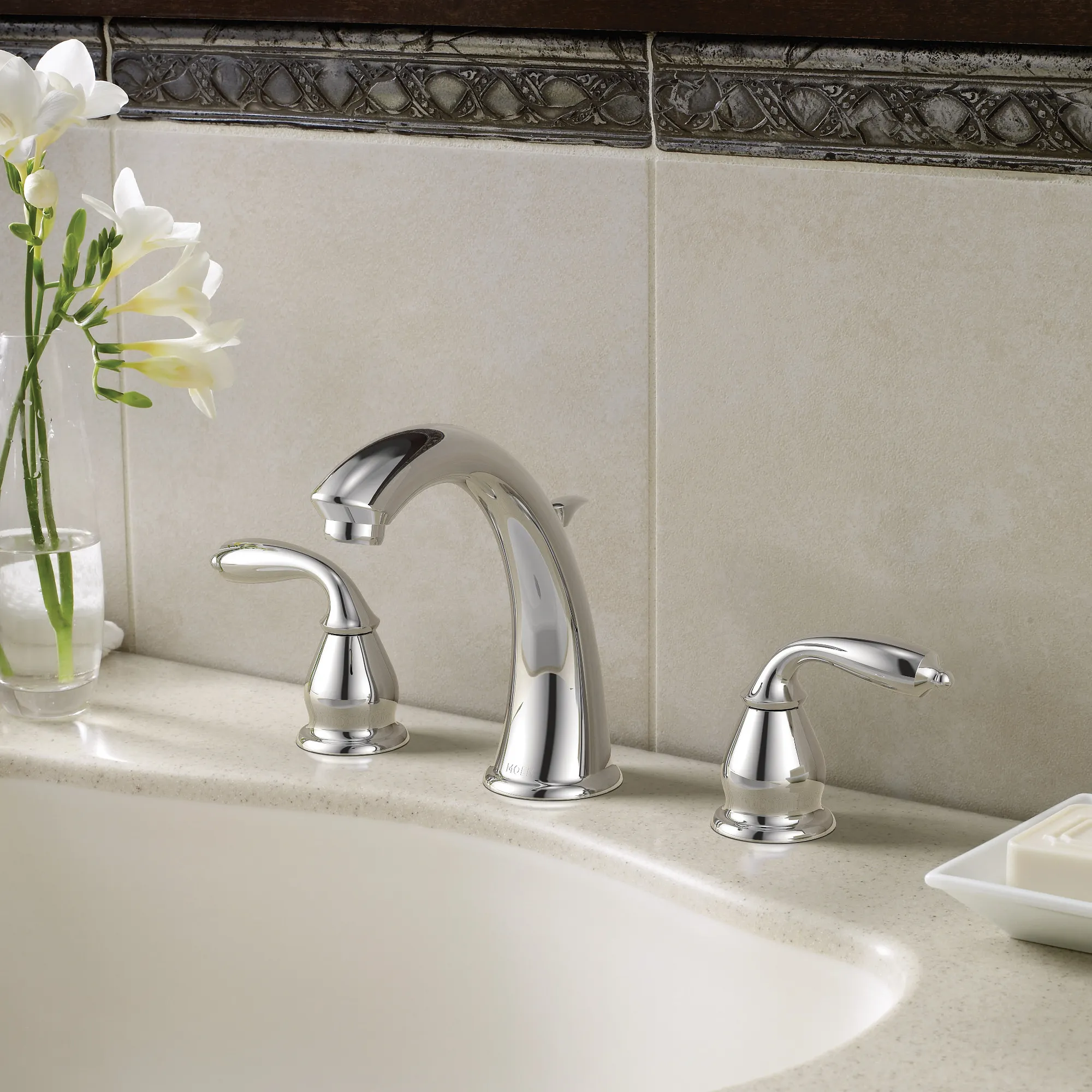 Bayhill Chrome two-handle low arc bathroom faucet - Image 2