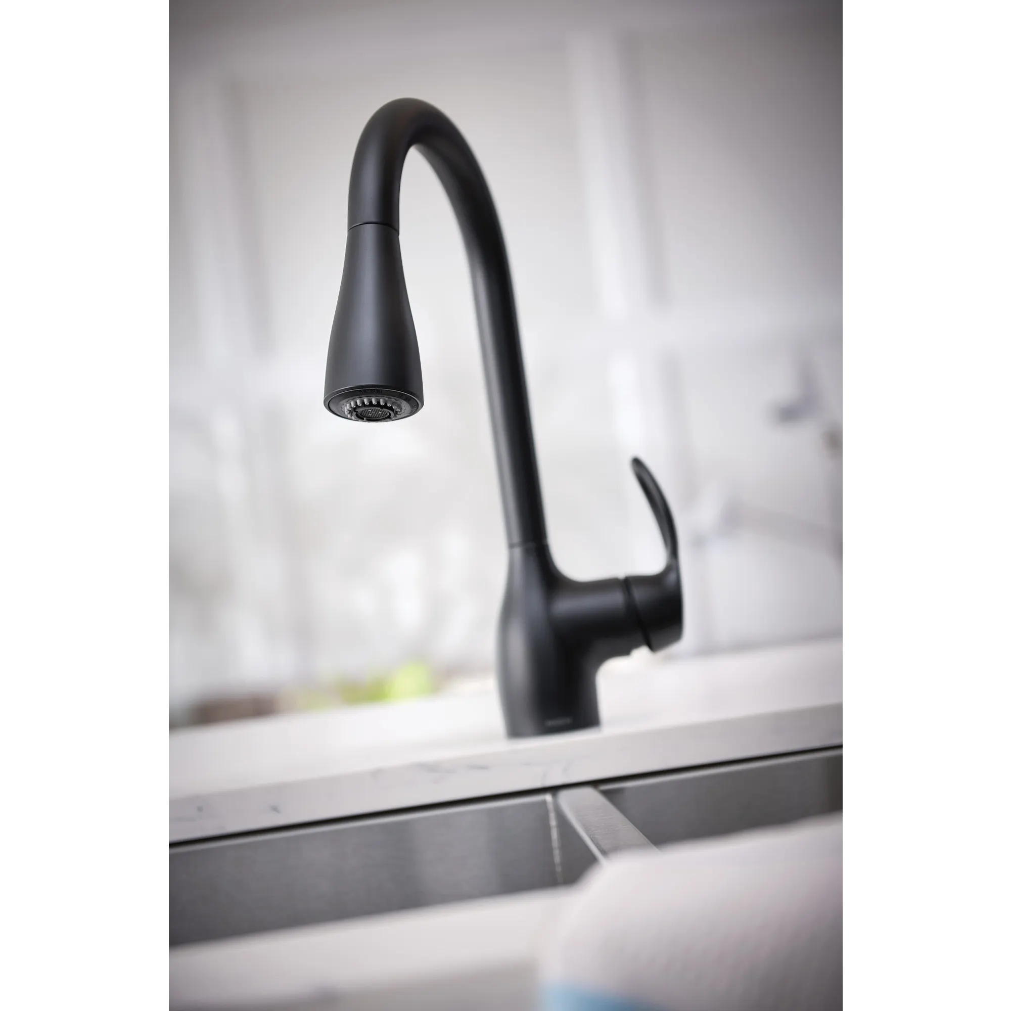 Kleo One-Handle Diverter Pulldown Kitchen Faucet - Image 15