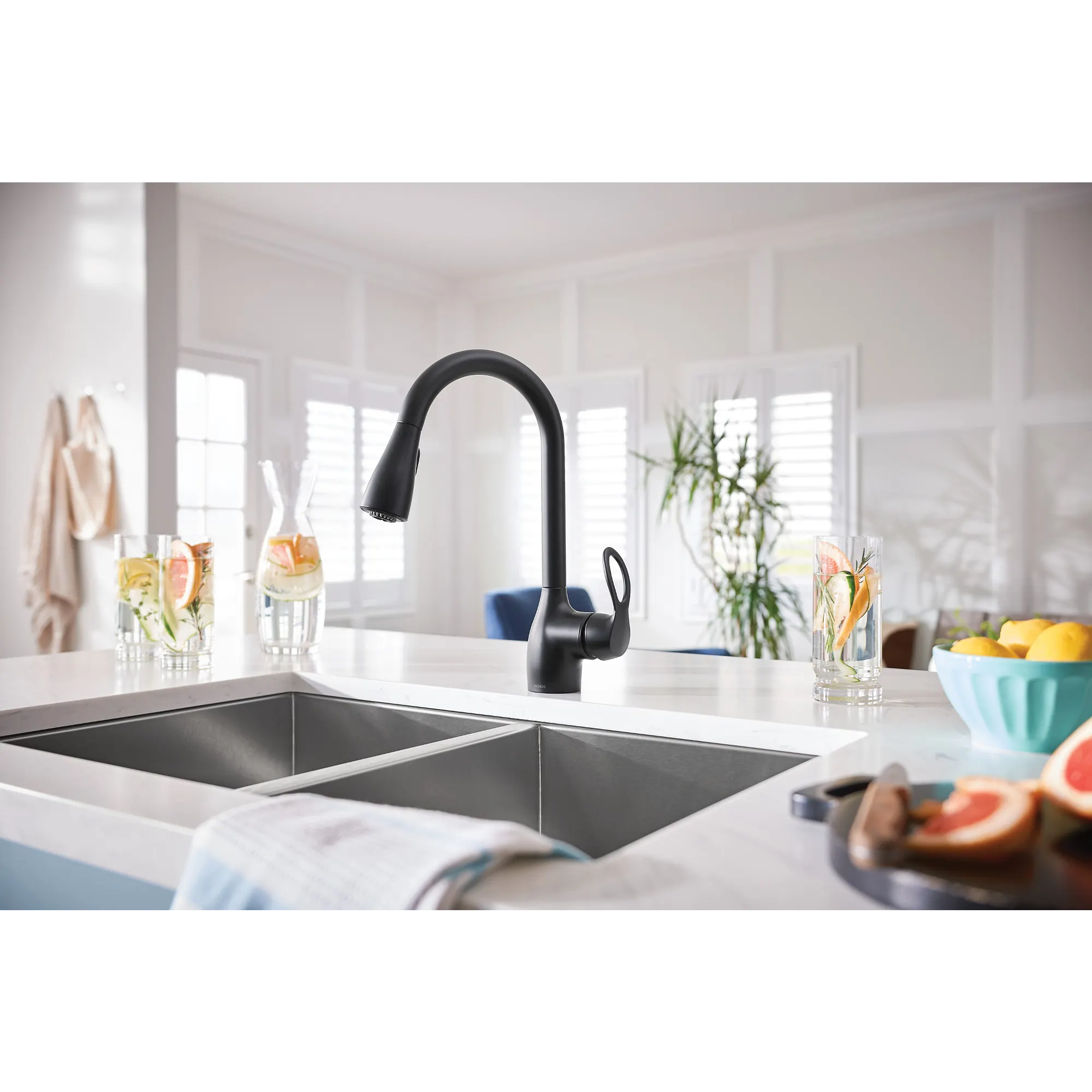 Kleo One-Handle Diverter Pulldown Kitchen Faucet - Image 18