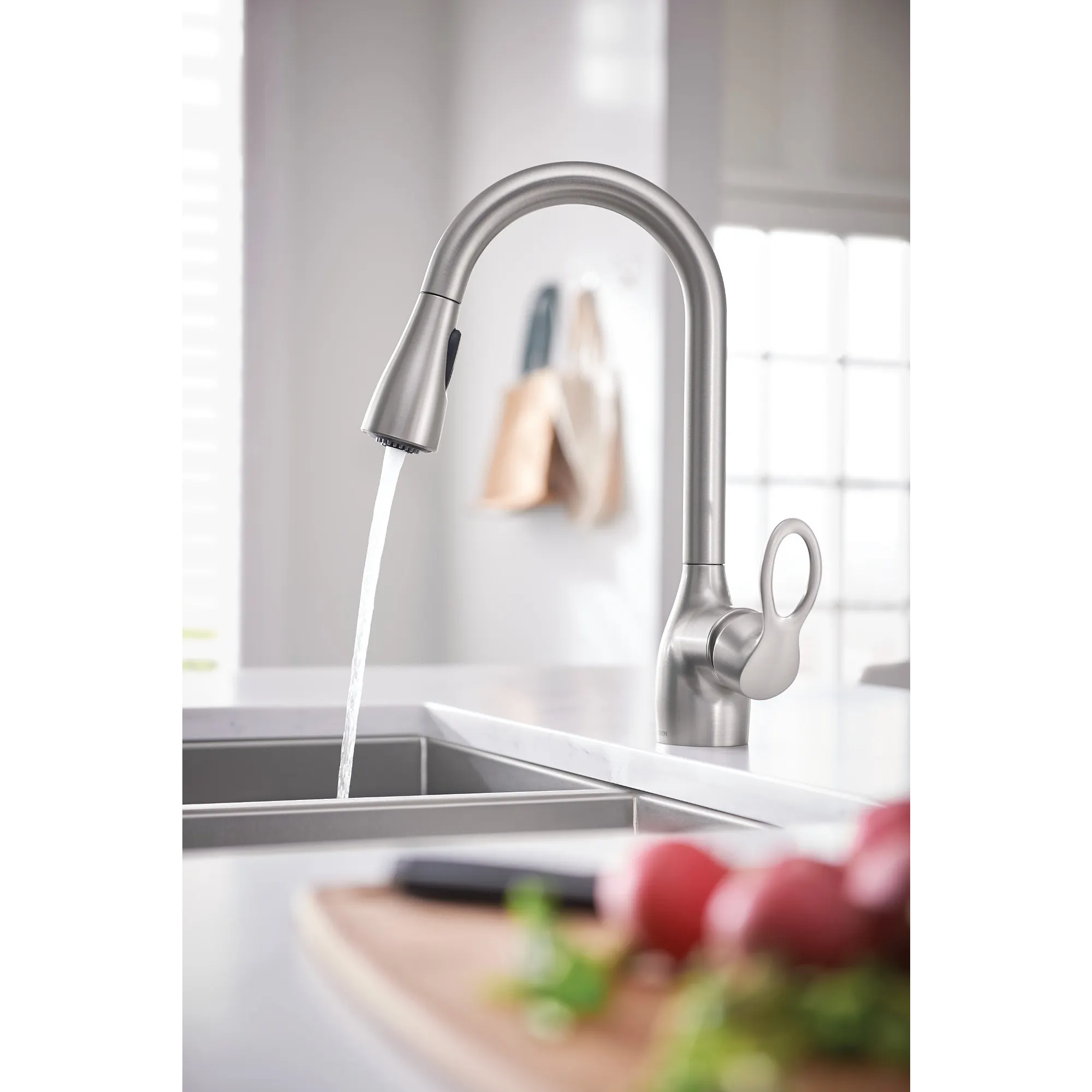 Kleo One-Handle Diverter Pulldown Kitchen Faucet - Image 29
