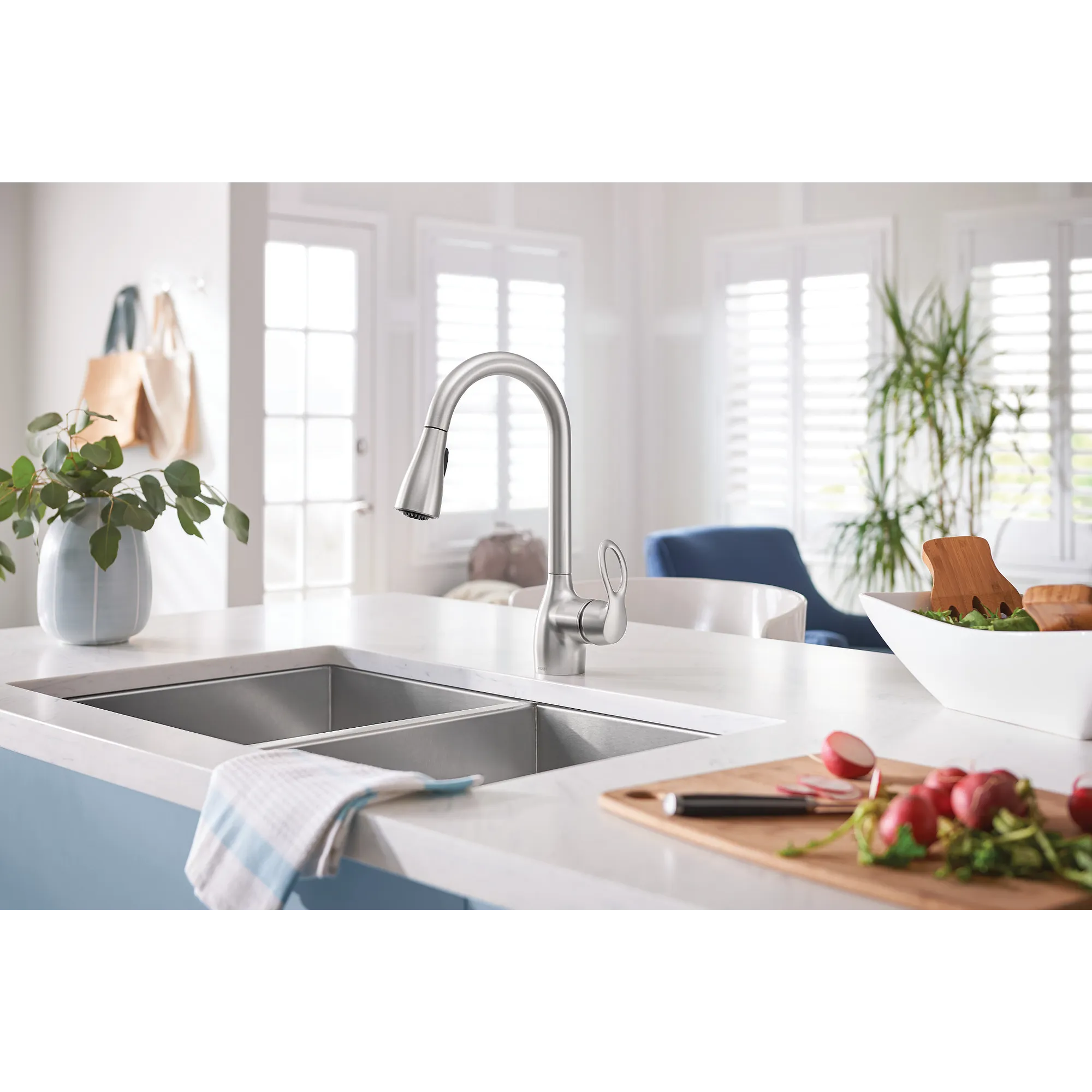 Kleo One-Handle Diverter Pulldown Kitchen Faucet - Image 33