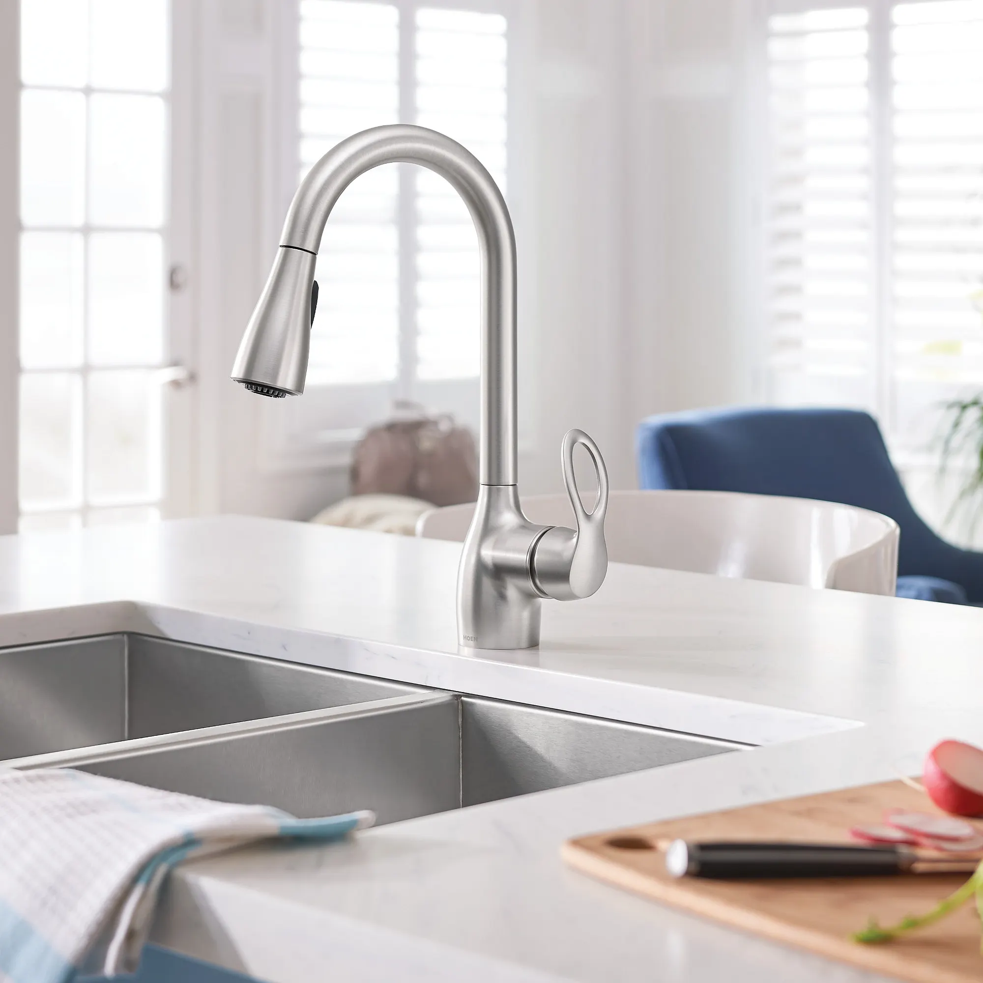 Kleo One-Handle Diverter Pulldown Kitchen Faucet - Image 37
