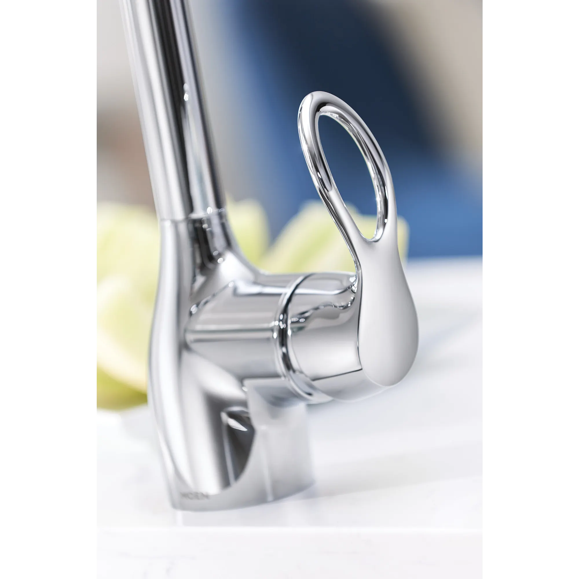 Kleo One-Handle Diverter Pulldown Kitchen Faucet - Image 4