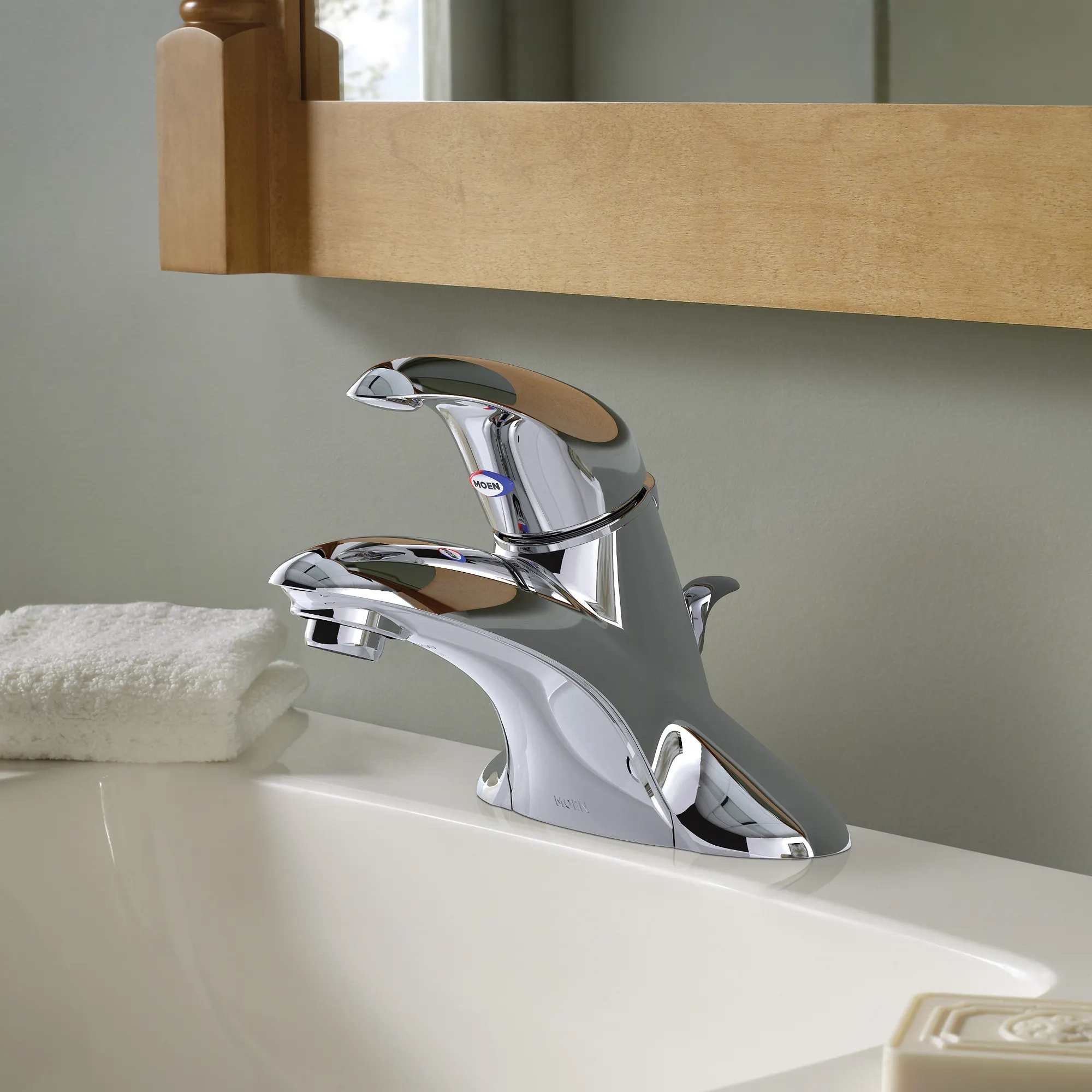 Villeta Chrome one-handle low arc bathroom faucet - Image 2