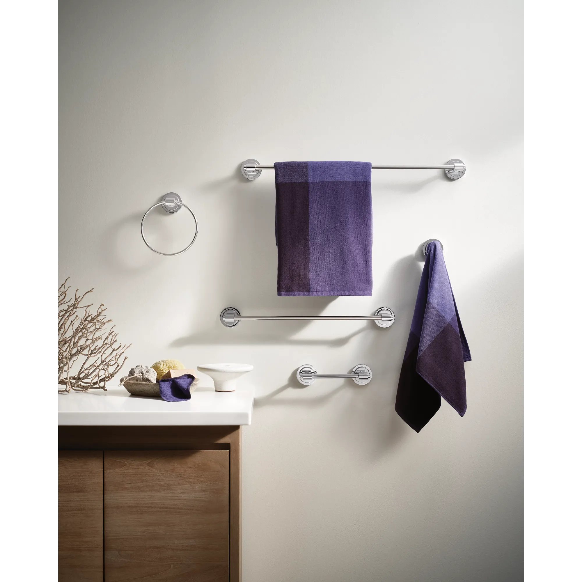 Iso Pivoting Toilet Paper Holder - Image 2