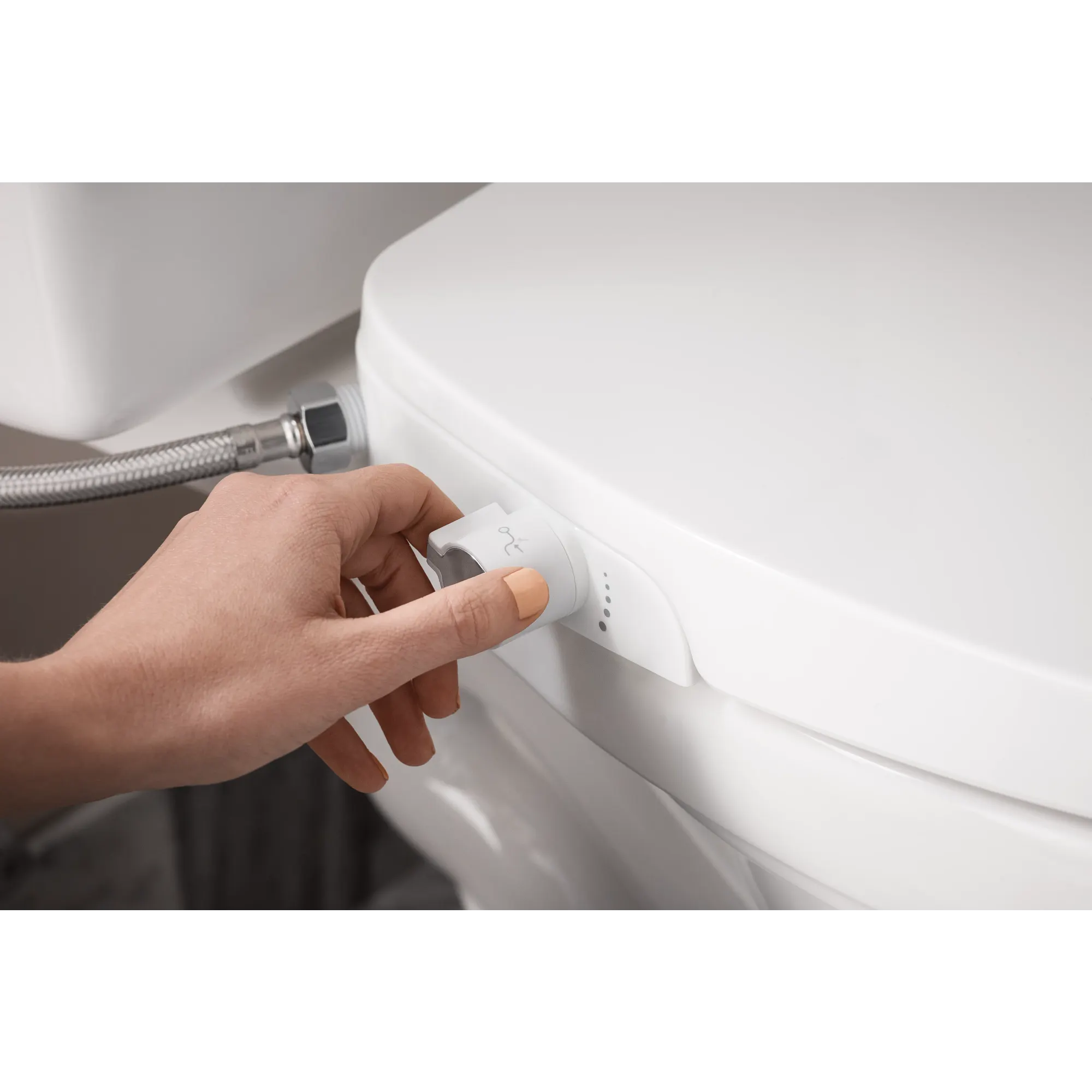 Moen 2-series Non-electronic Bidet Seat - Image 3