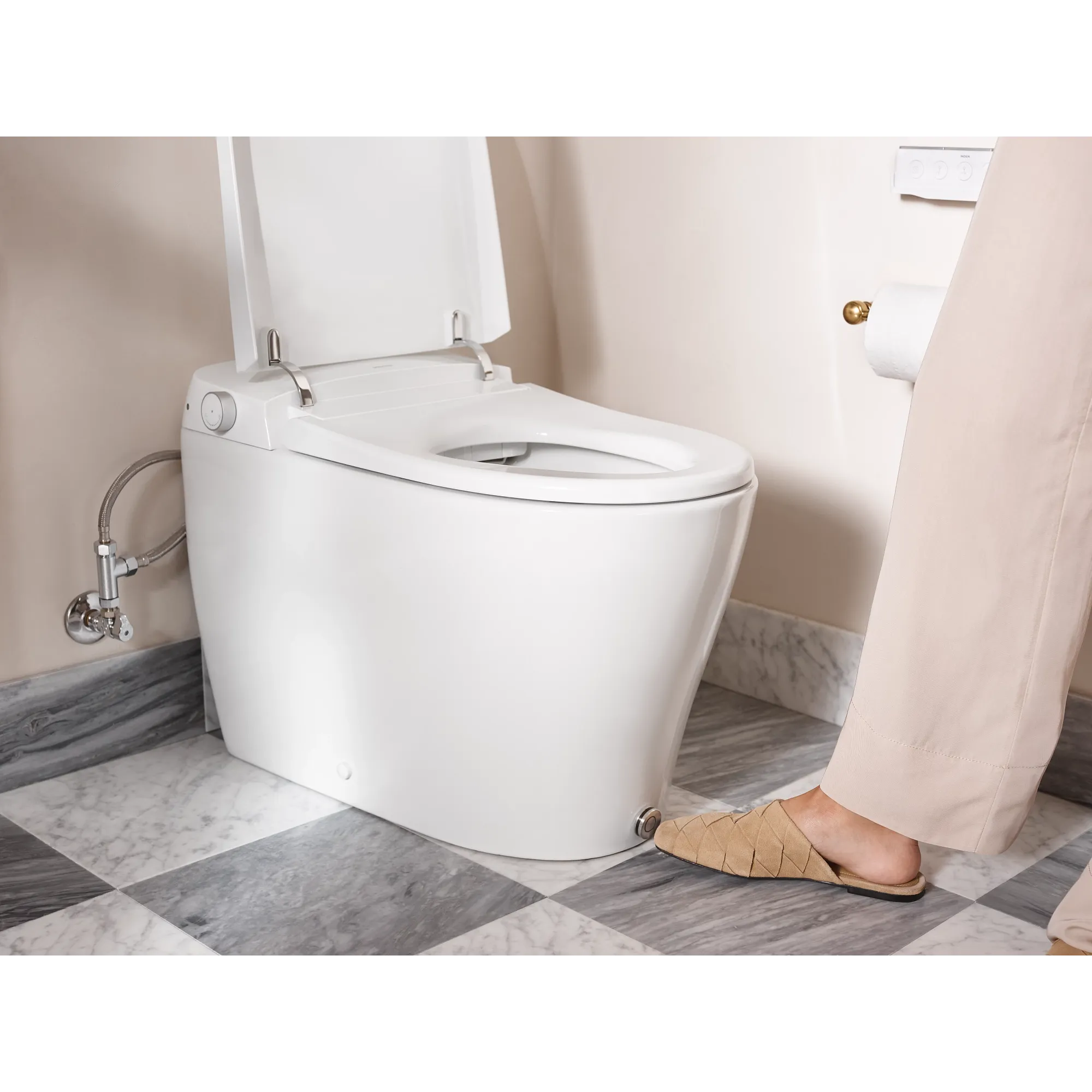 Moen 5-series Electronic Cleansing Toilet - Image 4