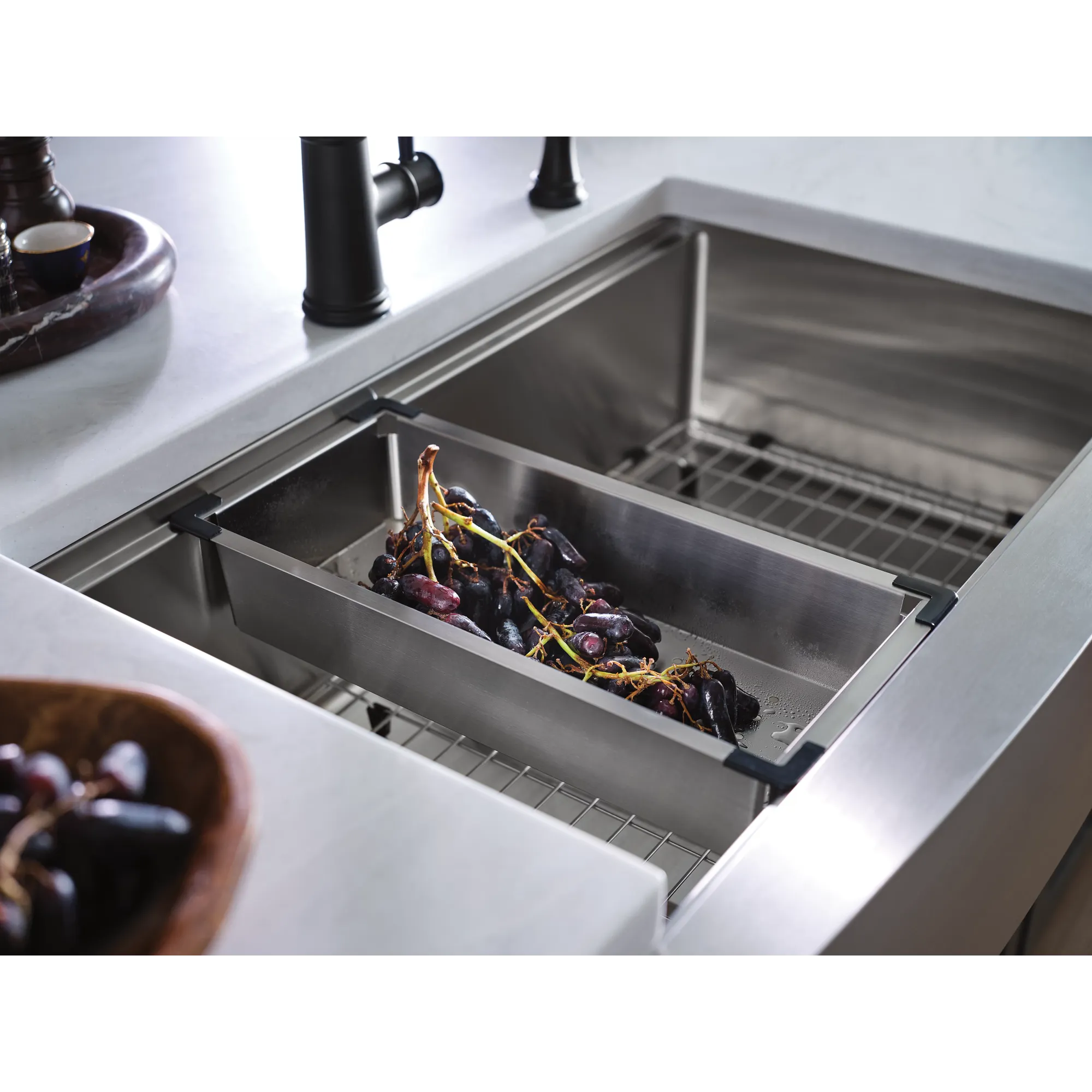Luxe Chef 33" Workstation Undermount Apron Front Single Bowl Sink With Accessories - Image 4