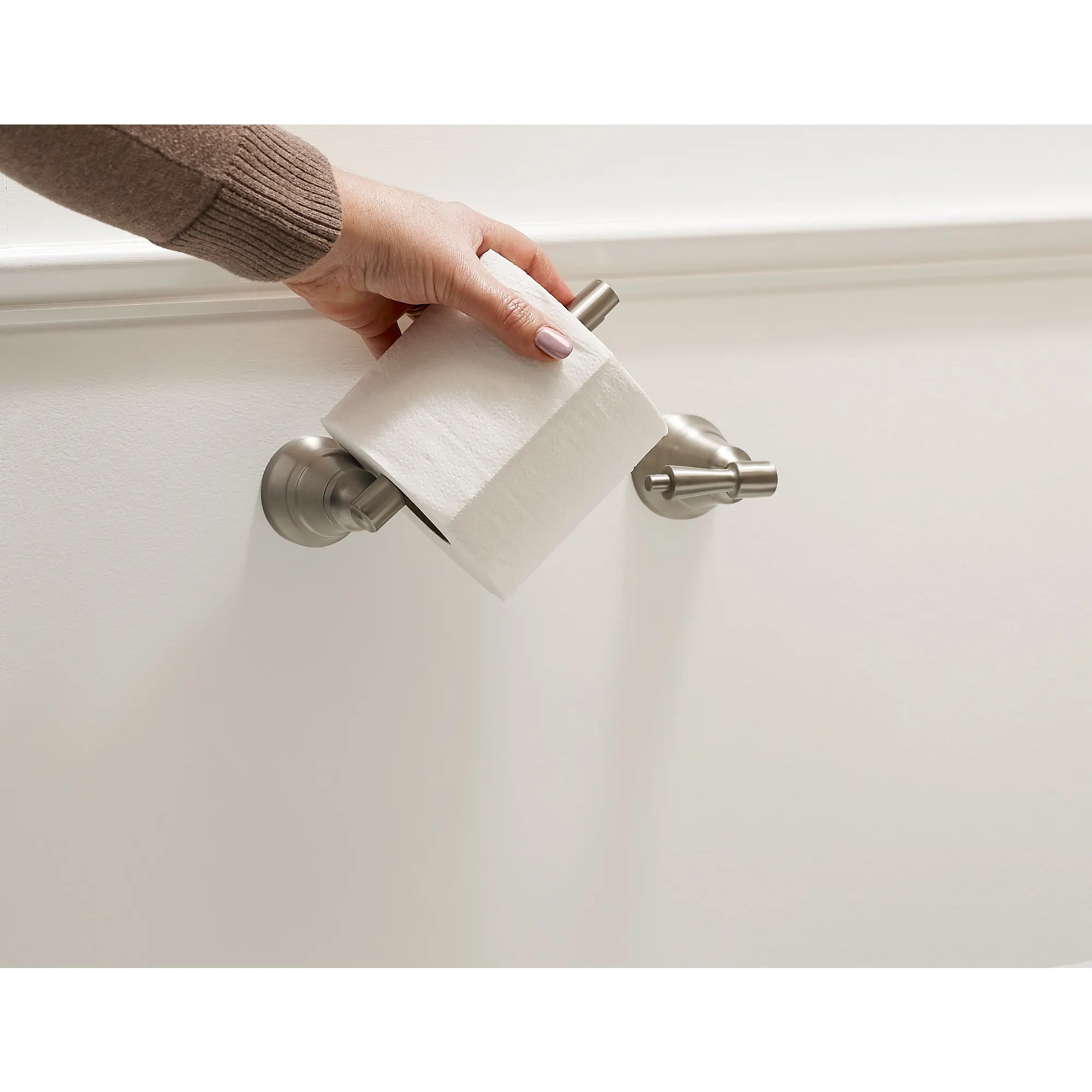 Halle Spot resist brushed nickel paper holder - Image 6