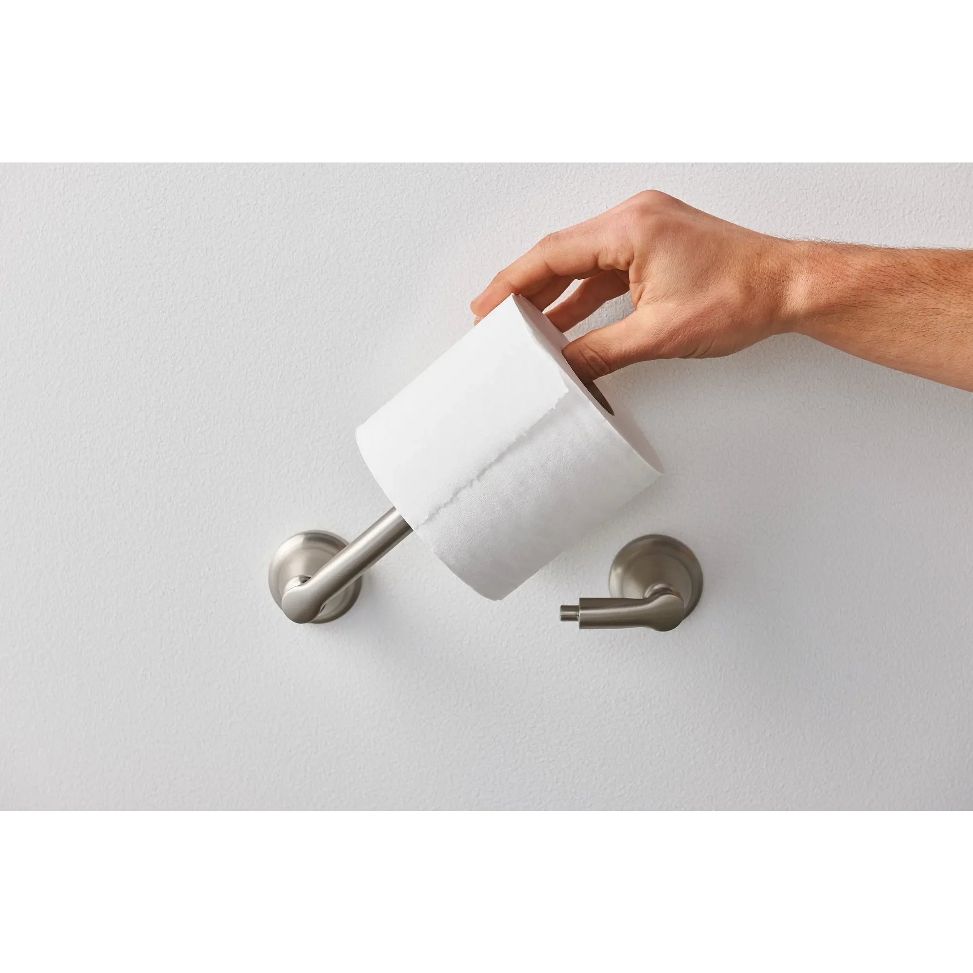 Hilliard Matte black pivoting paper holder - Image 15
