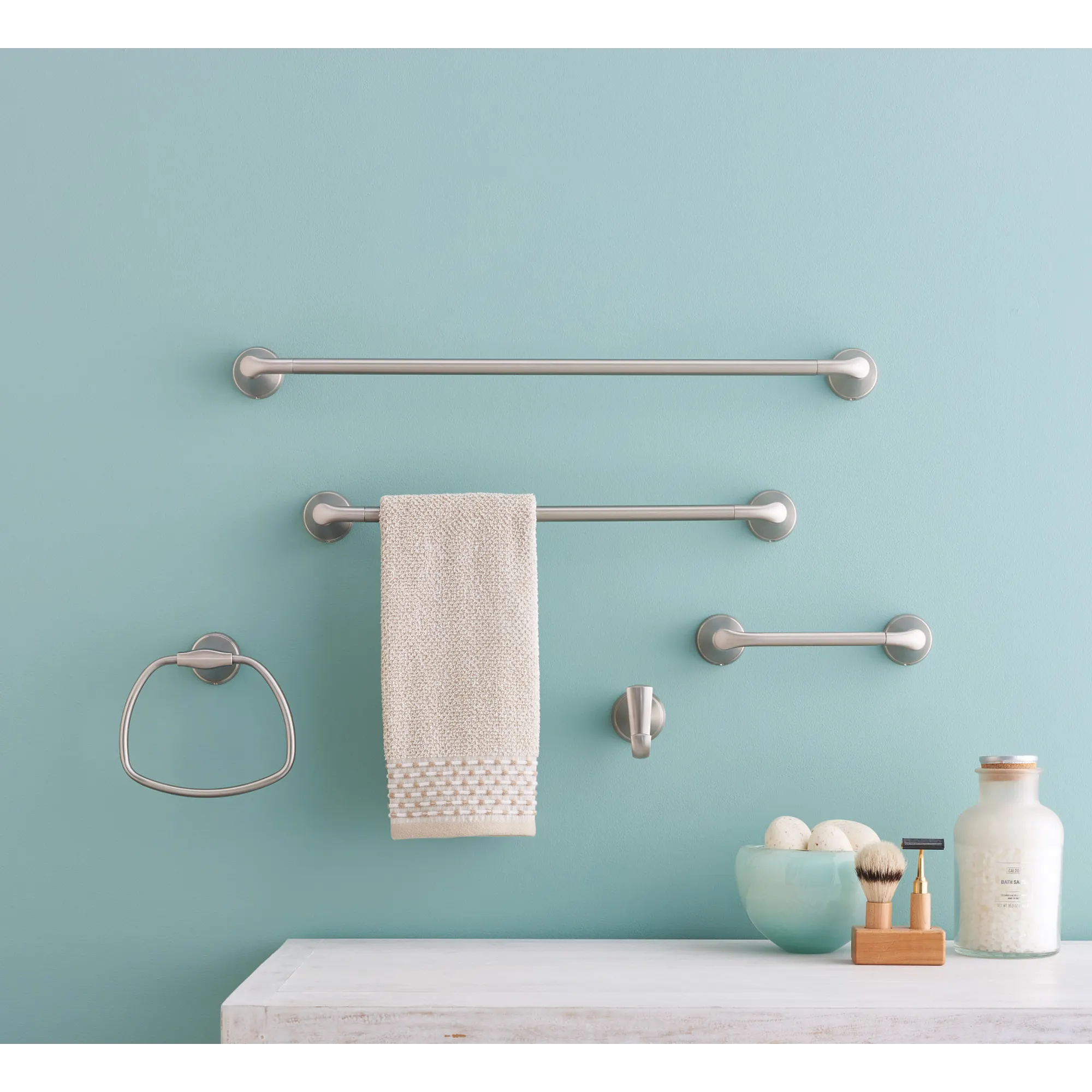 Tiffin Brushed nickel 18" Towel Bar - Image 5