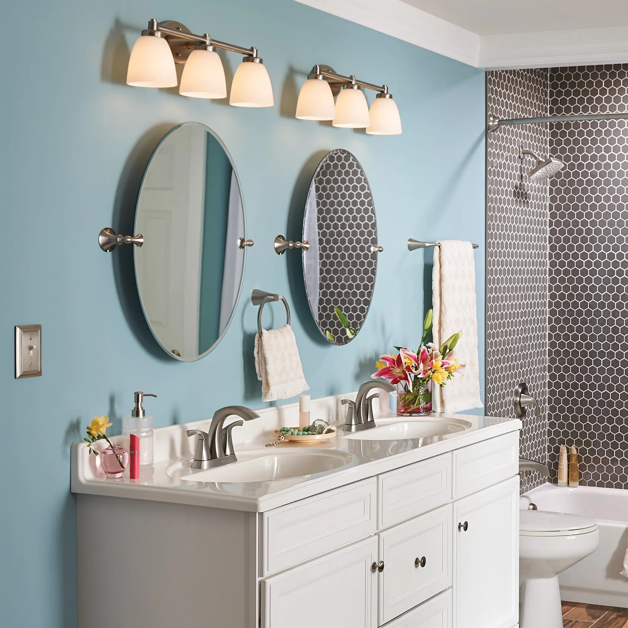 Lindor 24" Towel Bar - Image 13