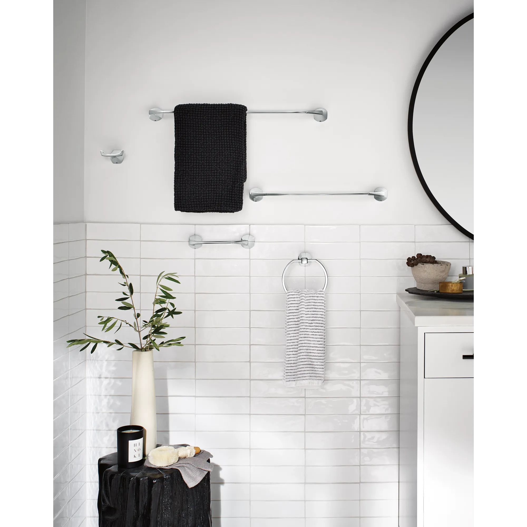 Lindor 24" Towel Bar - Image 4
