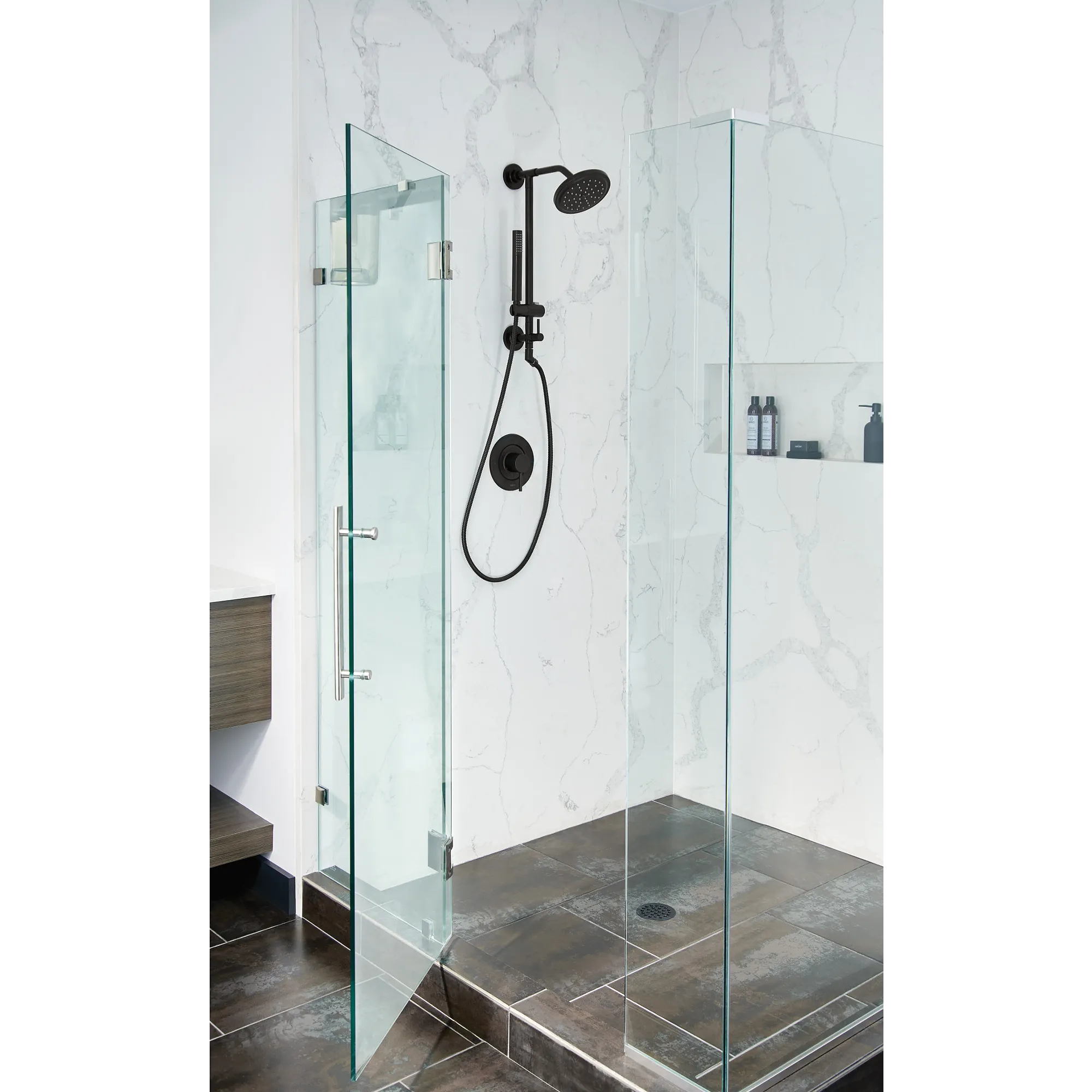 Moen One-Function 6-3/4" Diameter Spray Head Rainshower - Image 6