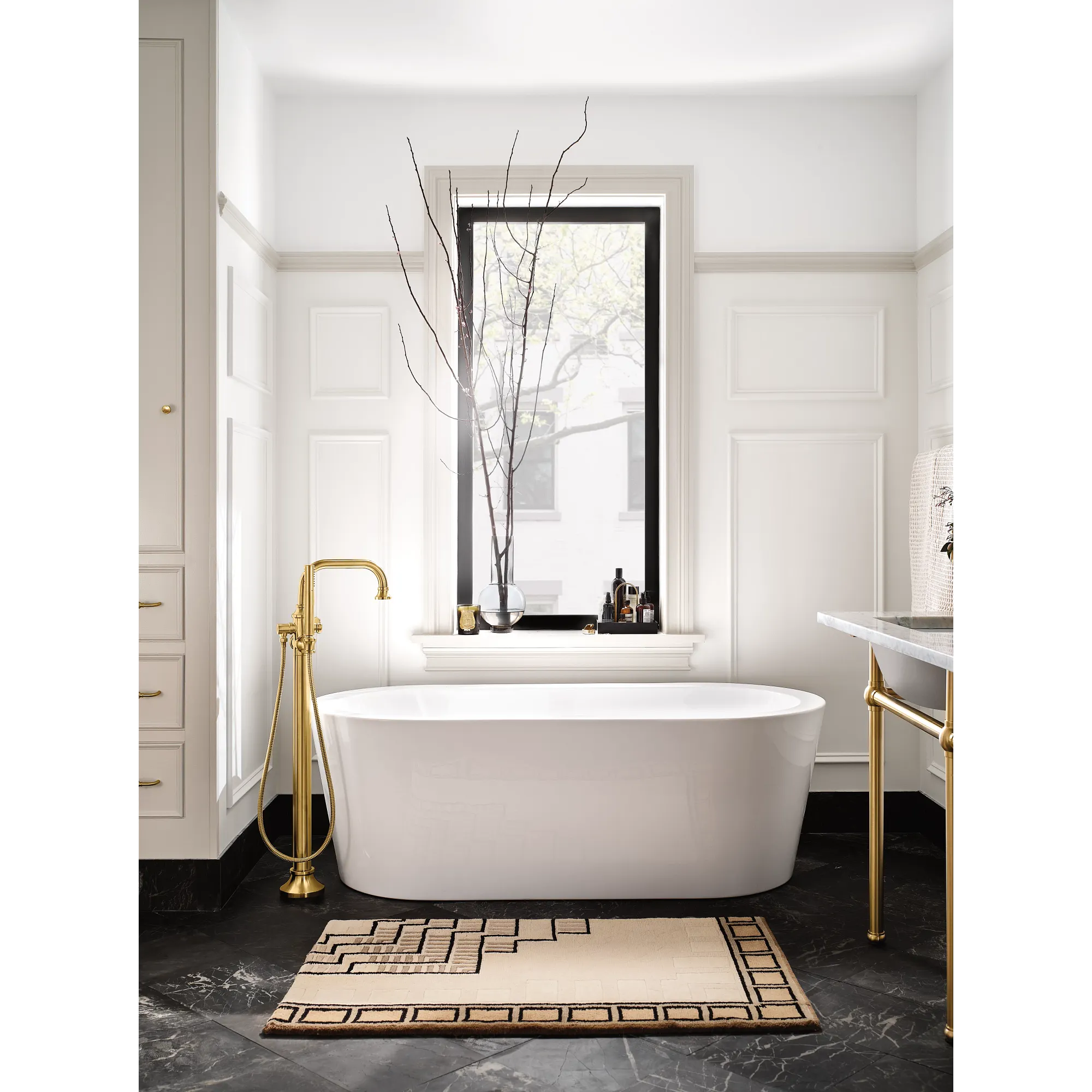 Colinet Chrome one-handle tub filler includes hand shower - Image 12