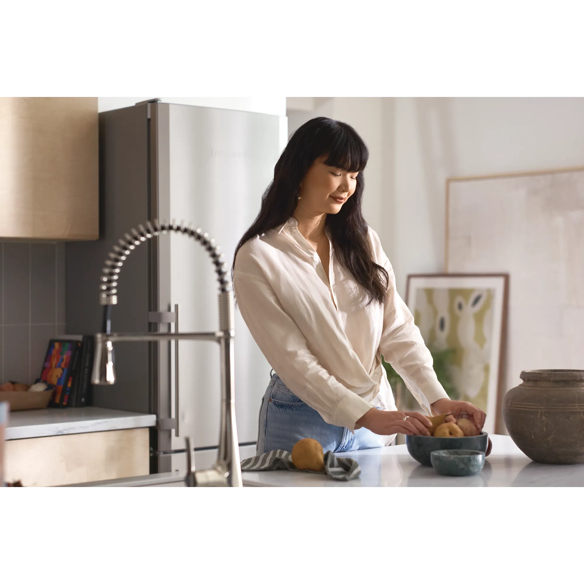 Sinema MotionSense Wave One-Handle Pre-Rinse Spring Touchless Kitchen Faucet - Image 14