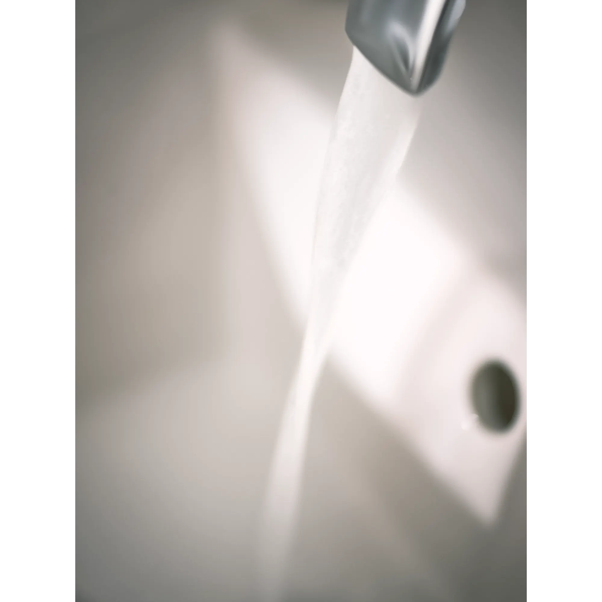 Doux MotionSense One-Handle Touchless Bathroom Faucet - Image 7