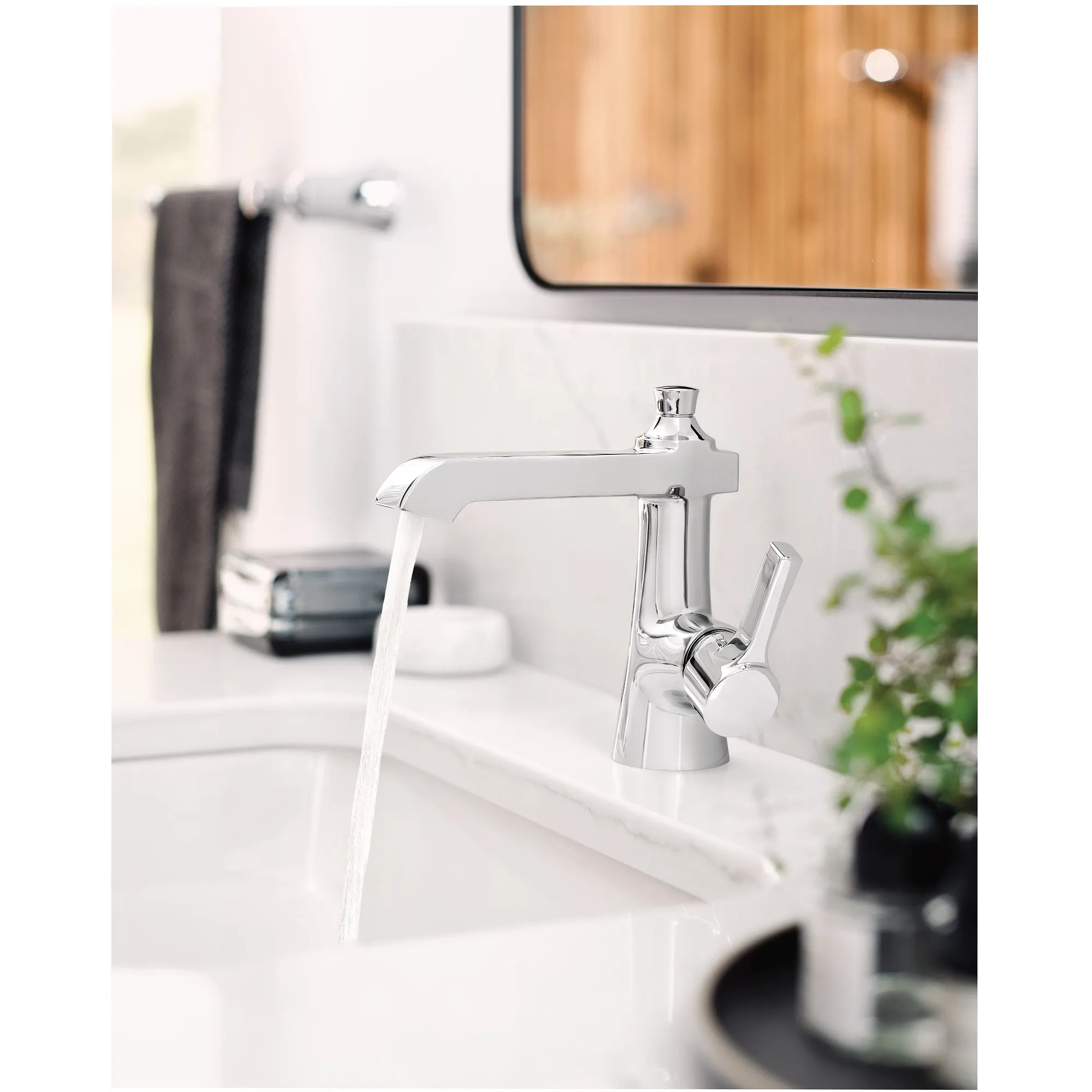 Flara One-handle Bathroom Sink Faucet - Image 3