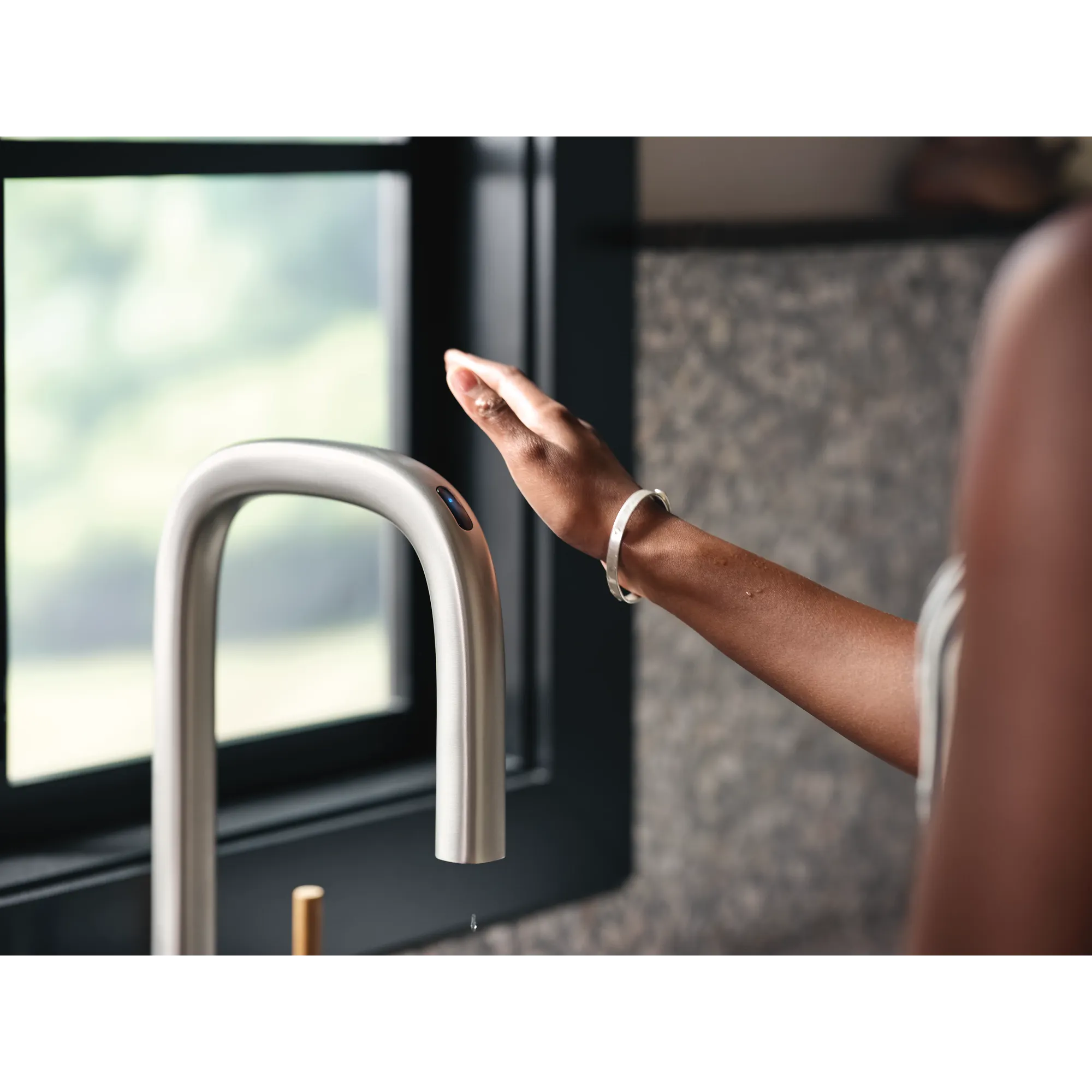 Tenon Motion Control Smart Pulldown Touchless Kitchen Faucet - Image 32