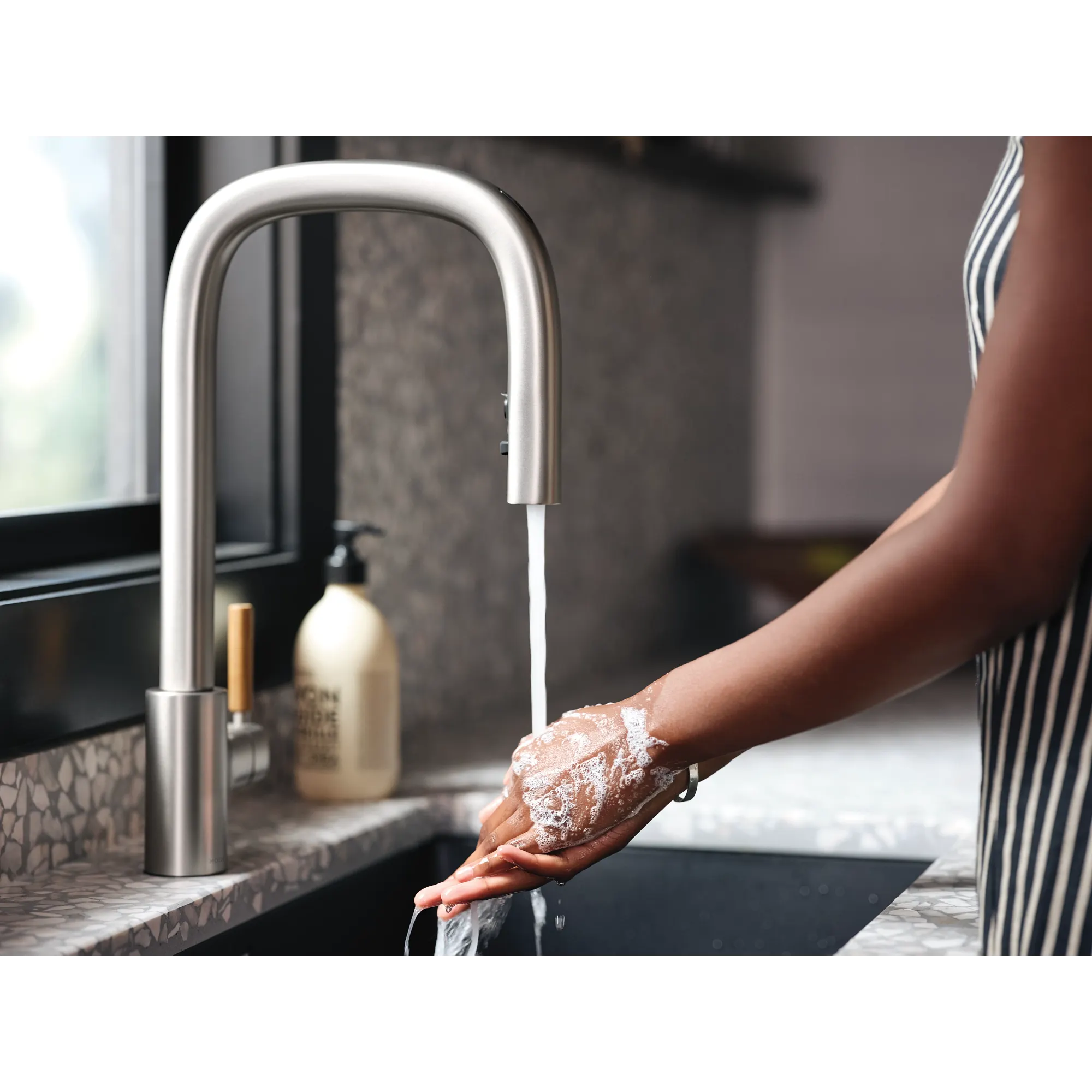 Tenon Motion Control Smart Pulldown Touchless Kitchen Faucet - Image 35