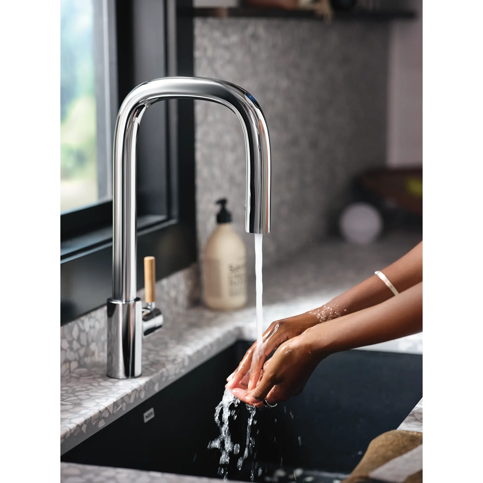 Tenon Motion Control Smart Pulldown Touchless Kitchen Faucet - Image 9