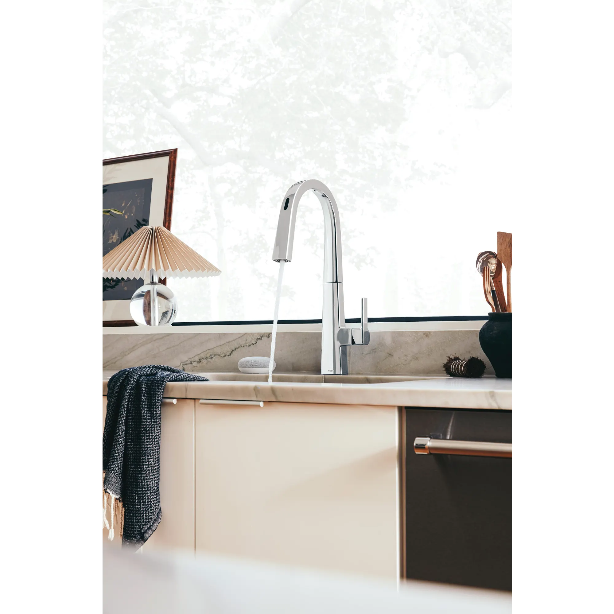 Nio Motion Control Smart Pulldown Touchless Kitchen Faucet - Image 4