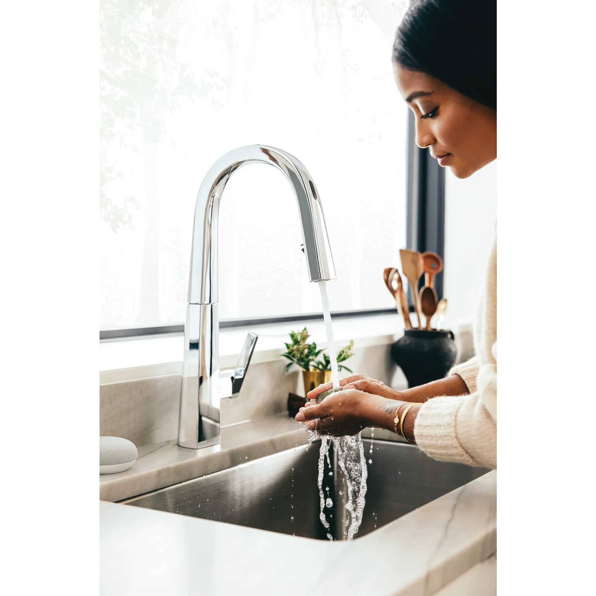Nio Motion Control Smart Pulldown Touchless Kitchen Faucet - Image 5