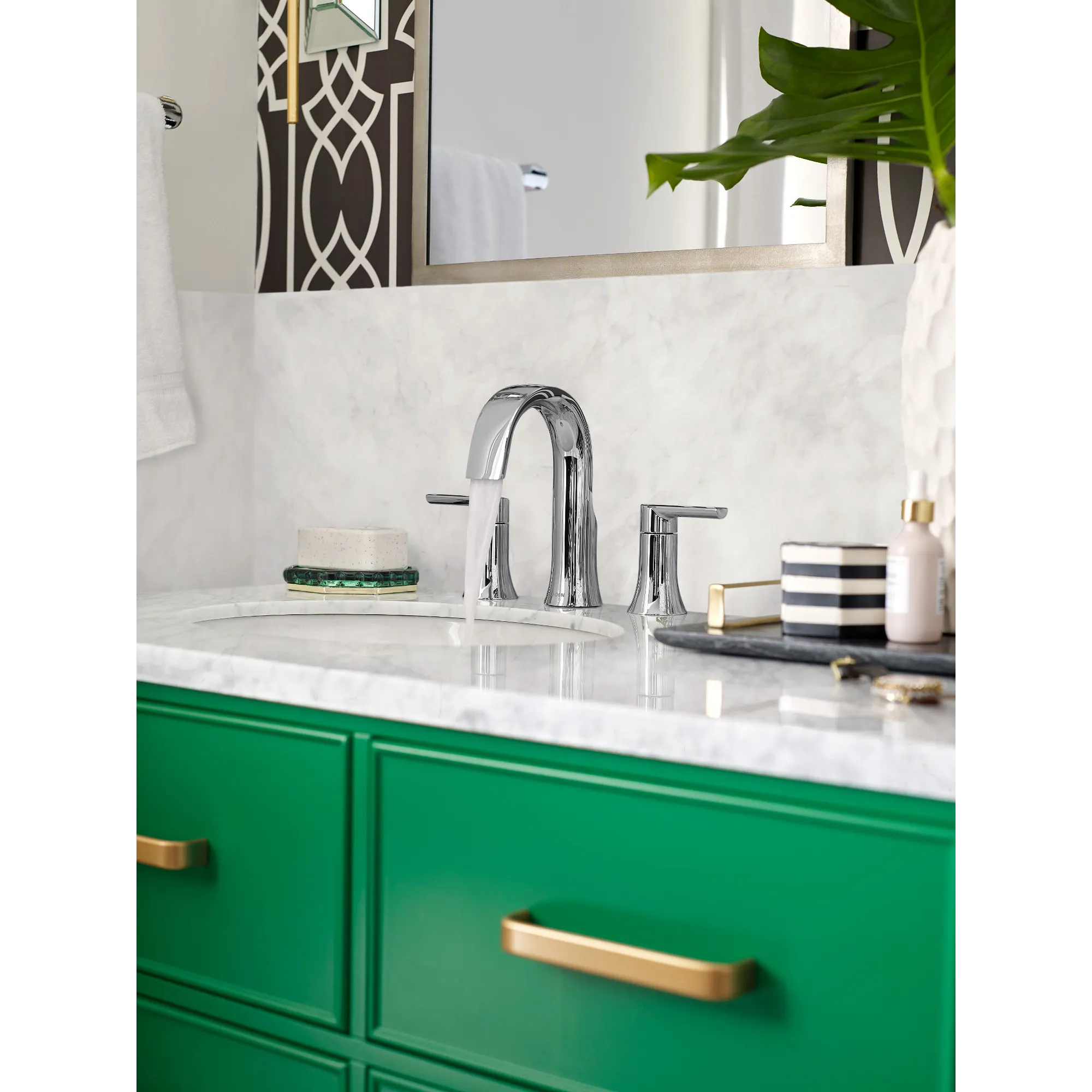 Doux Chrome two-handle high arc bathroom faucet - Image 4