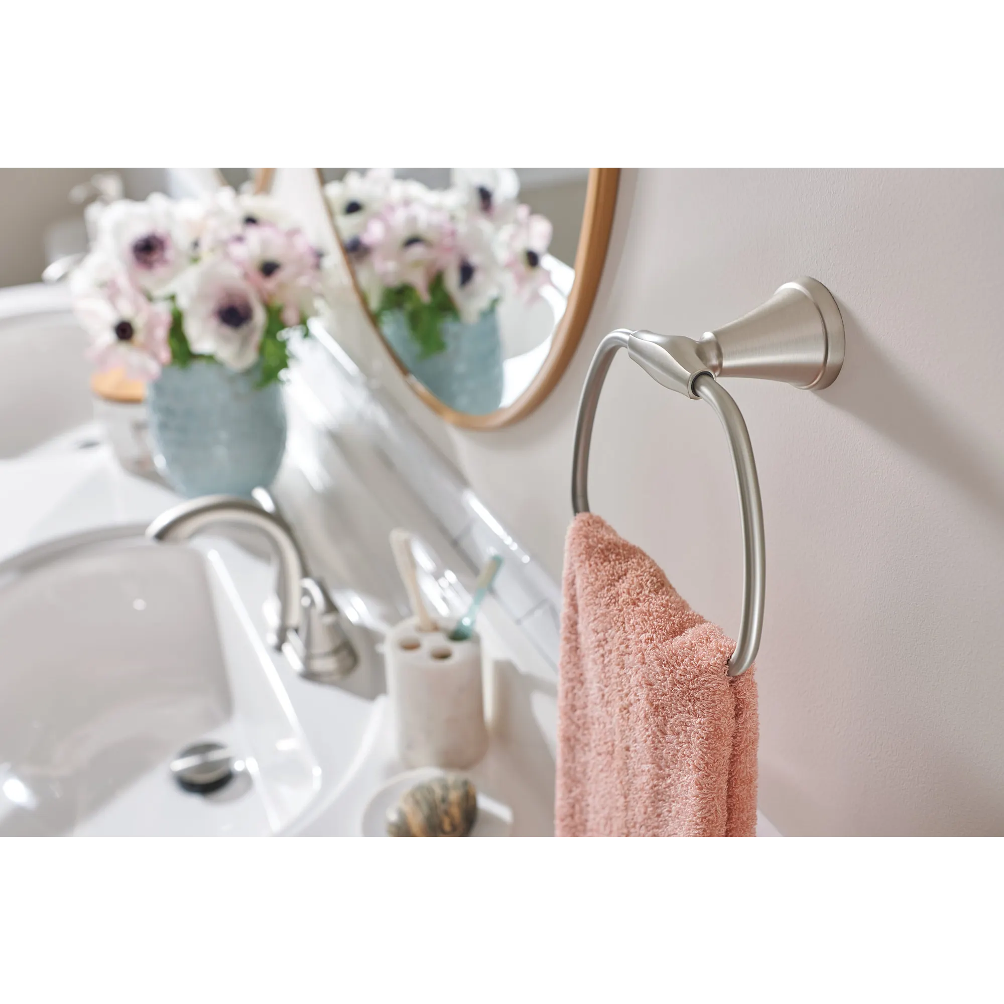 Tiffin Two-handle Centerset Bathroom Sink Faucet - Image 14