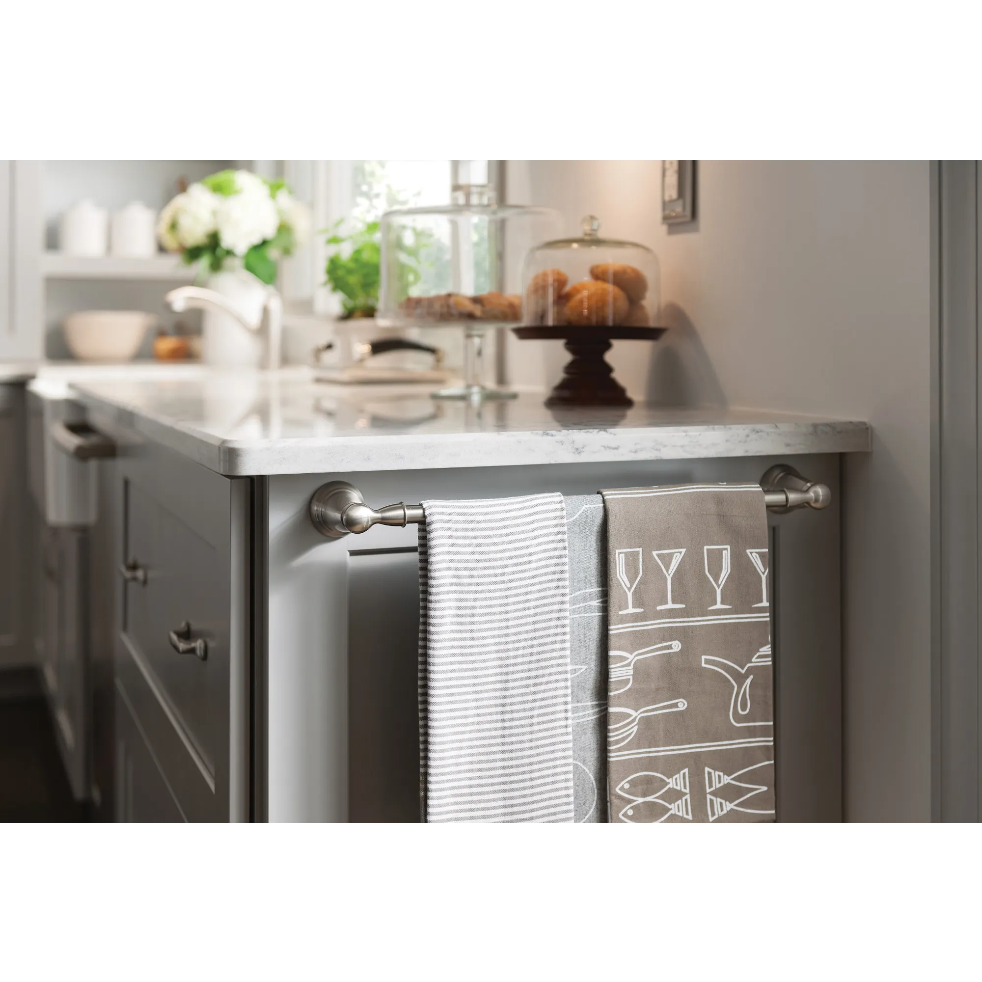 Banbury Chrome 24" Towel Bar - Image 15