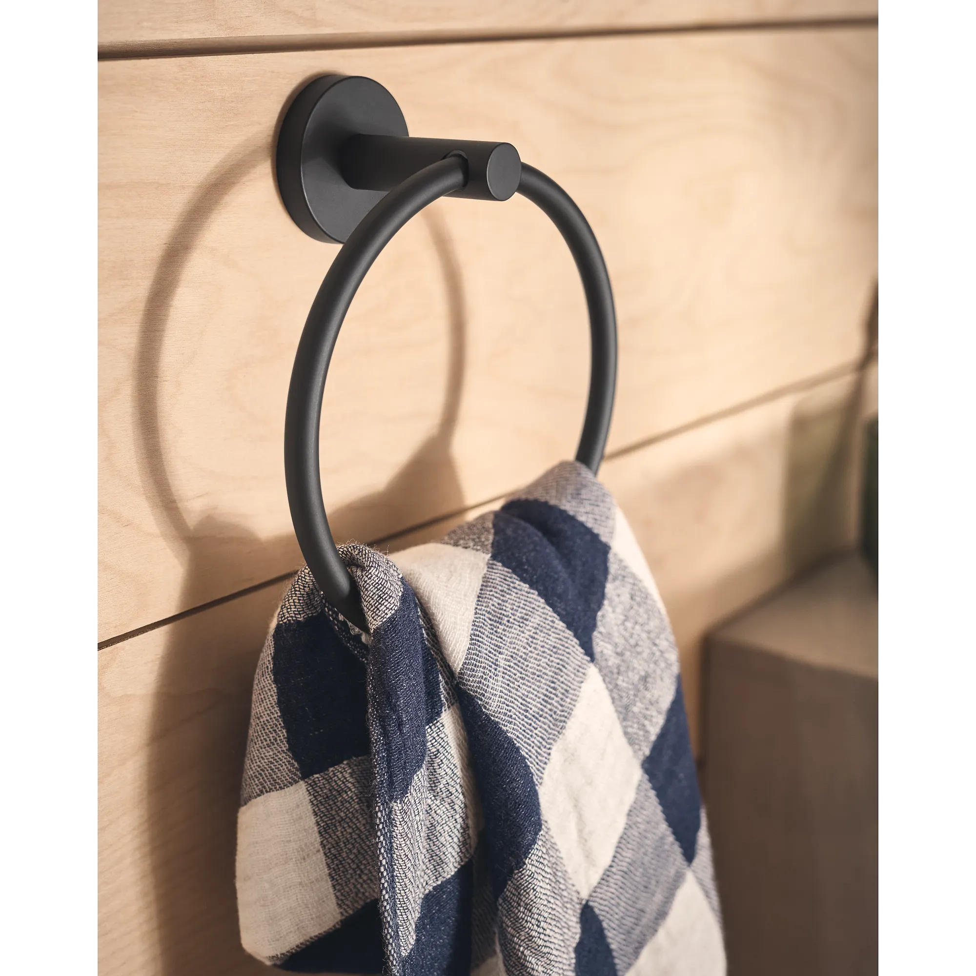 Arlys Towel Ring - Image 11