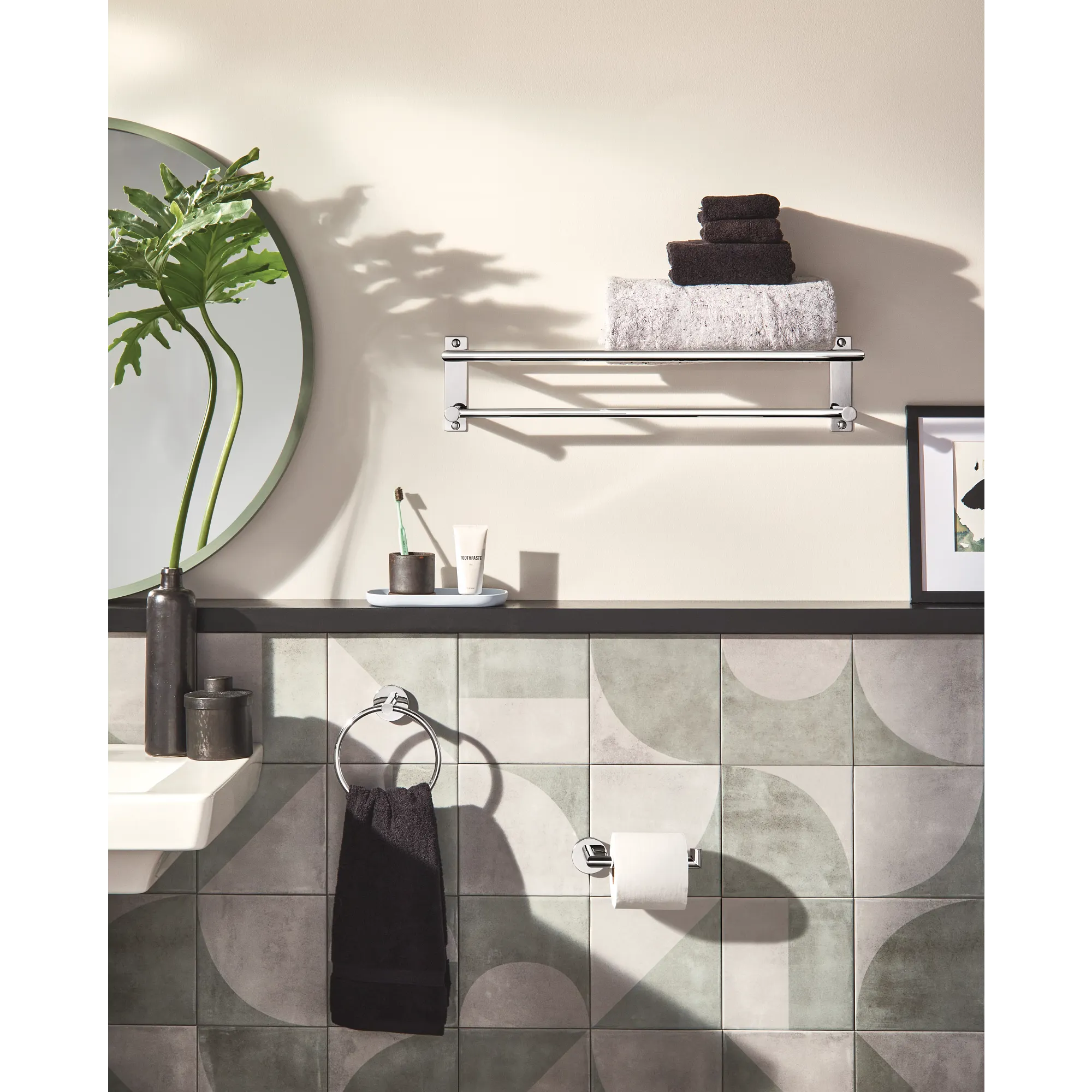 Arlys Towel Shelf - Image 2