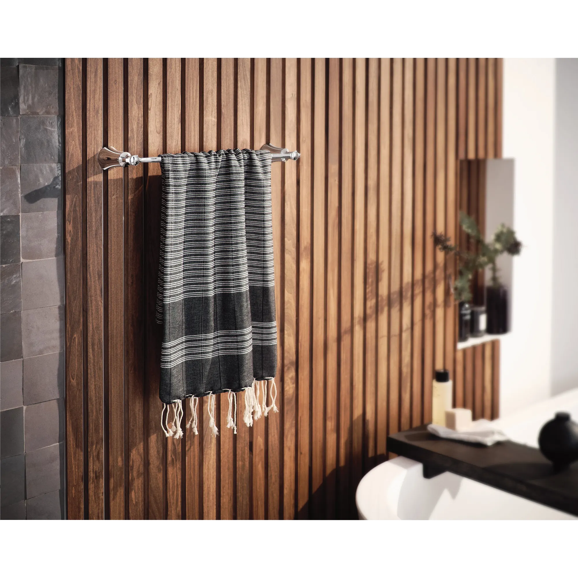 Flara 24" Towel Bar - Image 3