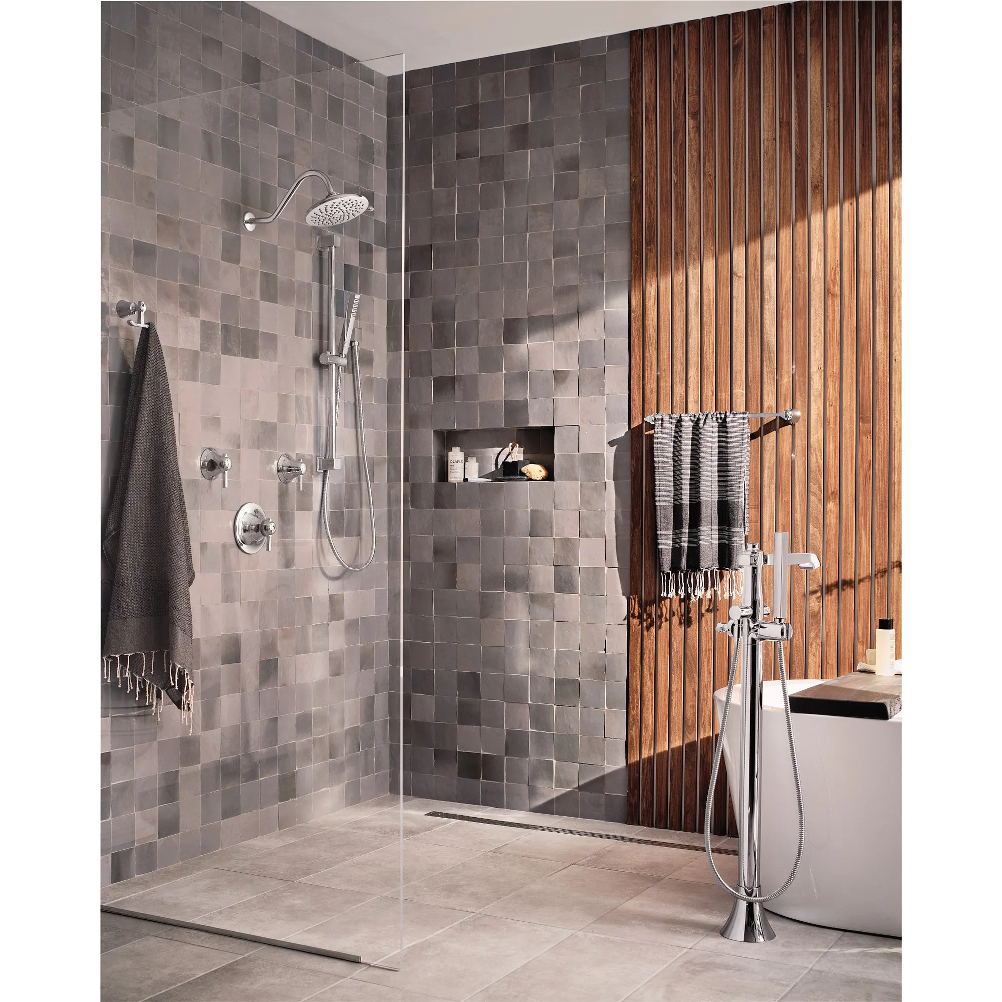 Flara 24" Towel Bar - Image 4