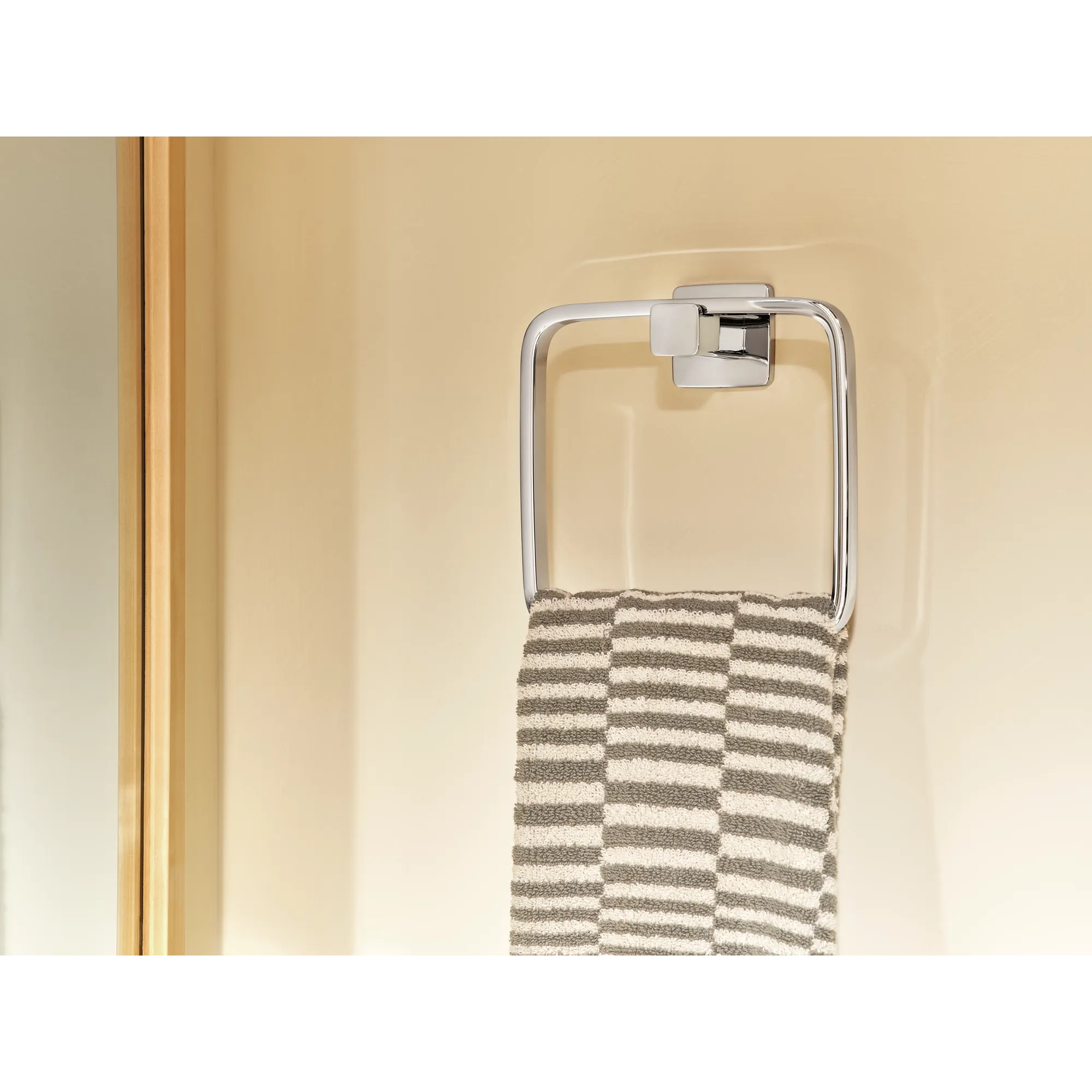 Iver Chrome towel ring - Image 5